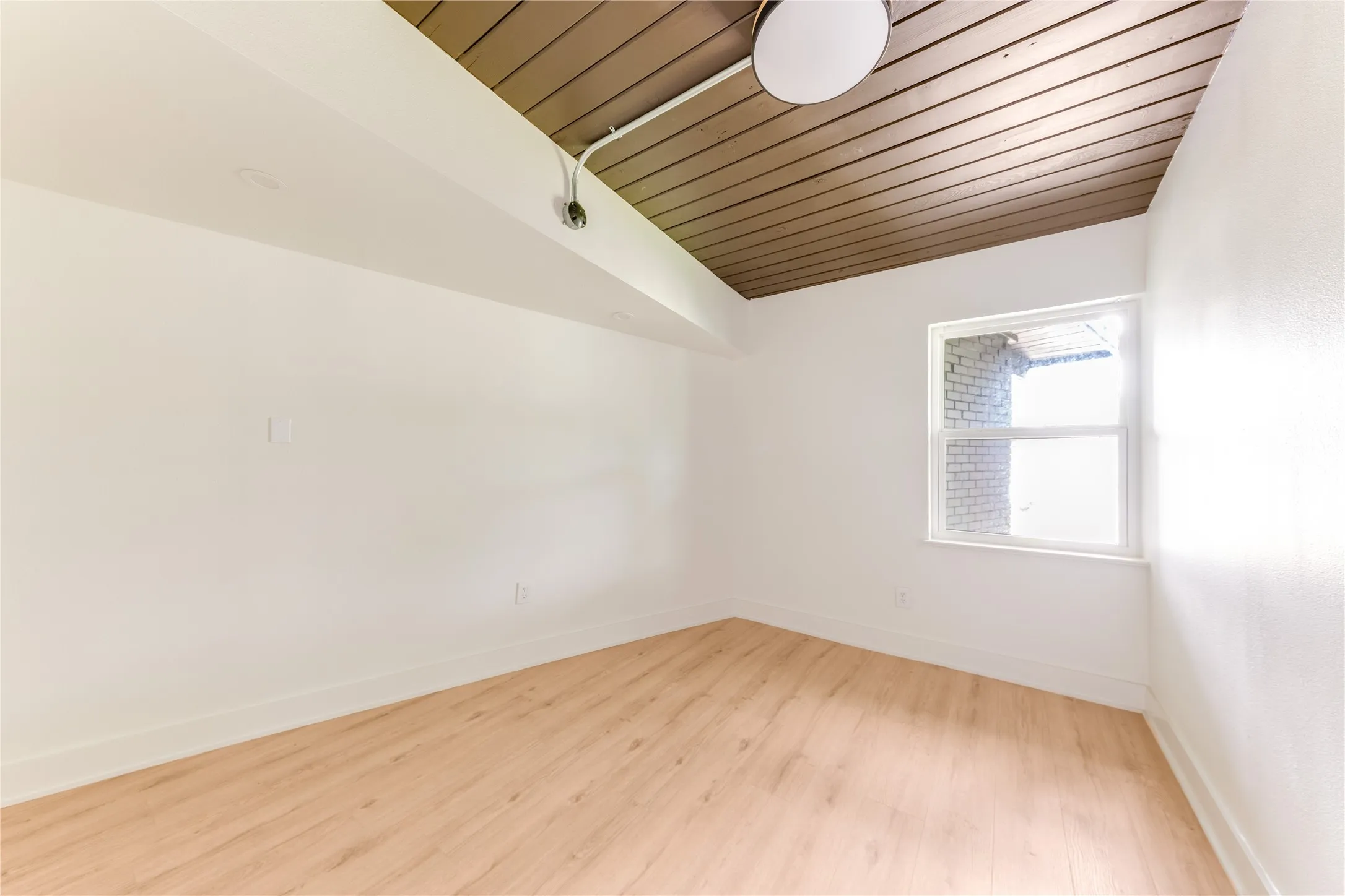 Single Family Residence For Rent in Dallas County , 3611 Marsh Lane Place, Dallas, Texas 75220, 3 Bedroom, 3 Bathroom, Garage spaces, 2,512 Sqft, built in 1953, mls#21386269, Real Estate Agent in Dallas, Homes For Rent in Dallas county, Homes For Rent in Dallas, Realtor in Dallas Texas, Real Estate Brokerage Independent Realty Texas, Luminita Cordes Realtor
