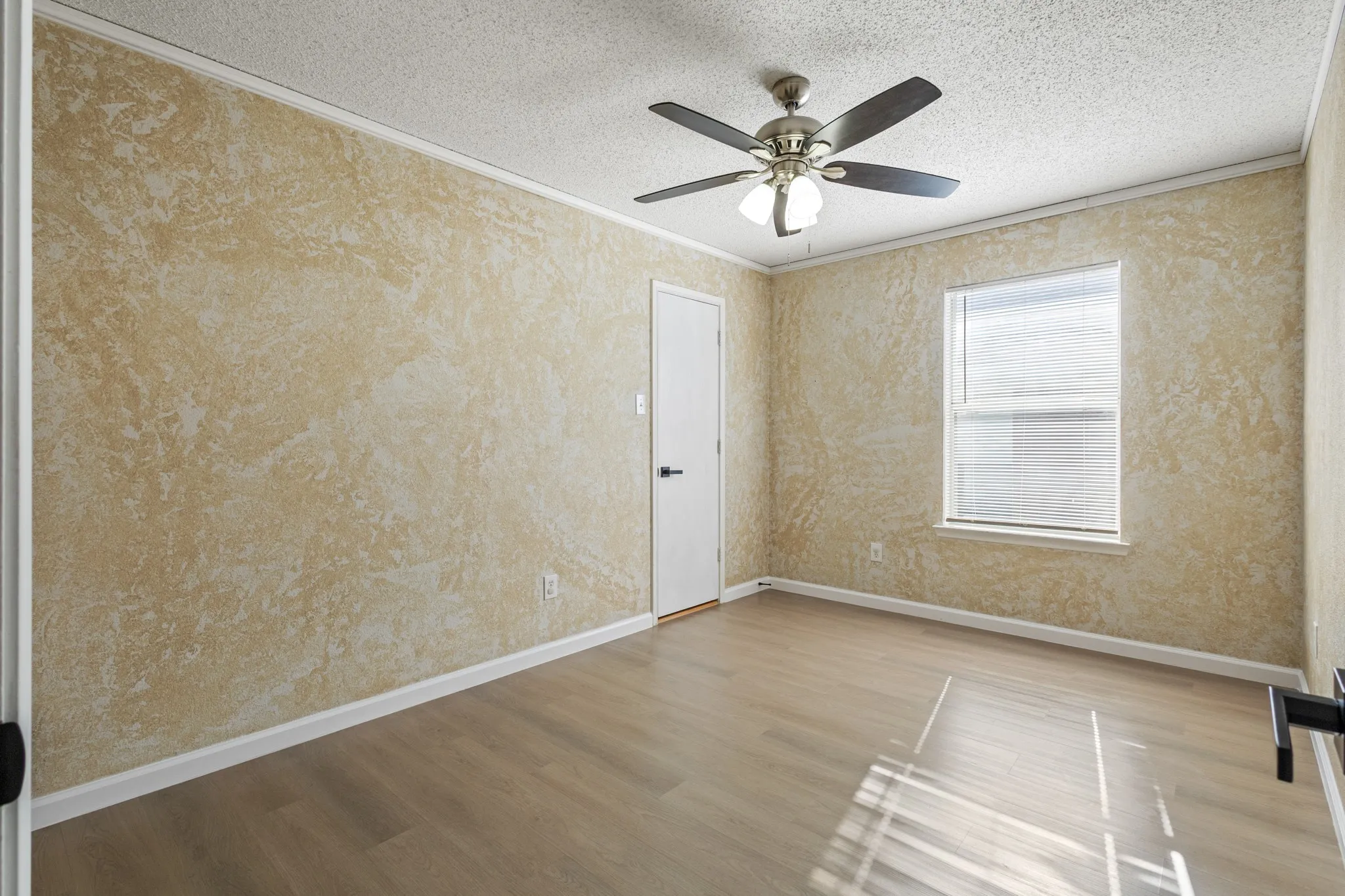 Single Family Residence For Sale in Tarrant County , 2501 Nogales Drive, Fort Worth, Texas 76108, 3 Bedroom, 2 Bathroom, 2 Garage spaces, 1,402 Sqft, built in 2002, mls#21383069, Real Estate Agent in Fort Worth, Homes For Sale in Tarrant county, Homes For Sale in Fort Worth, Realtor in Fort Worth Texas, Real Estate Brokerage Independent Realty Texas, Luminita Cordes Realtor