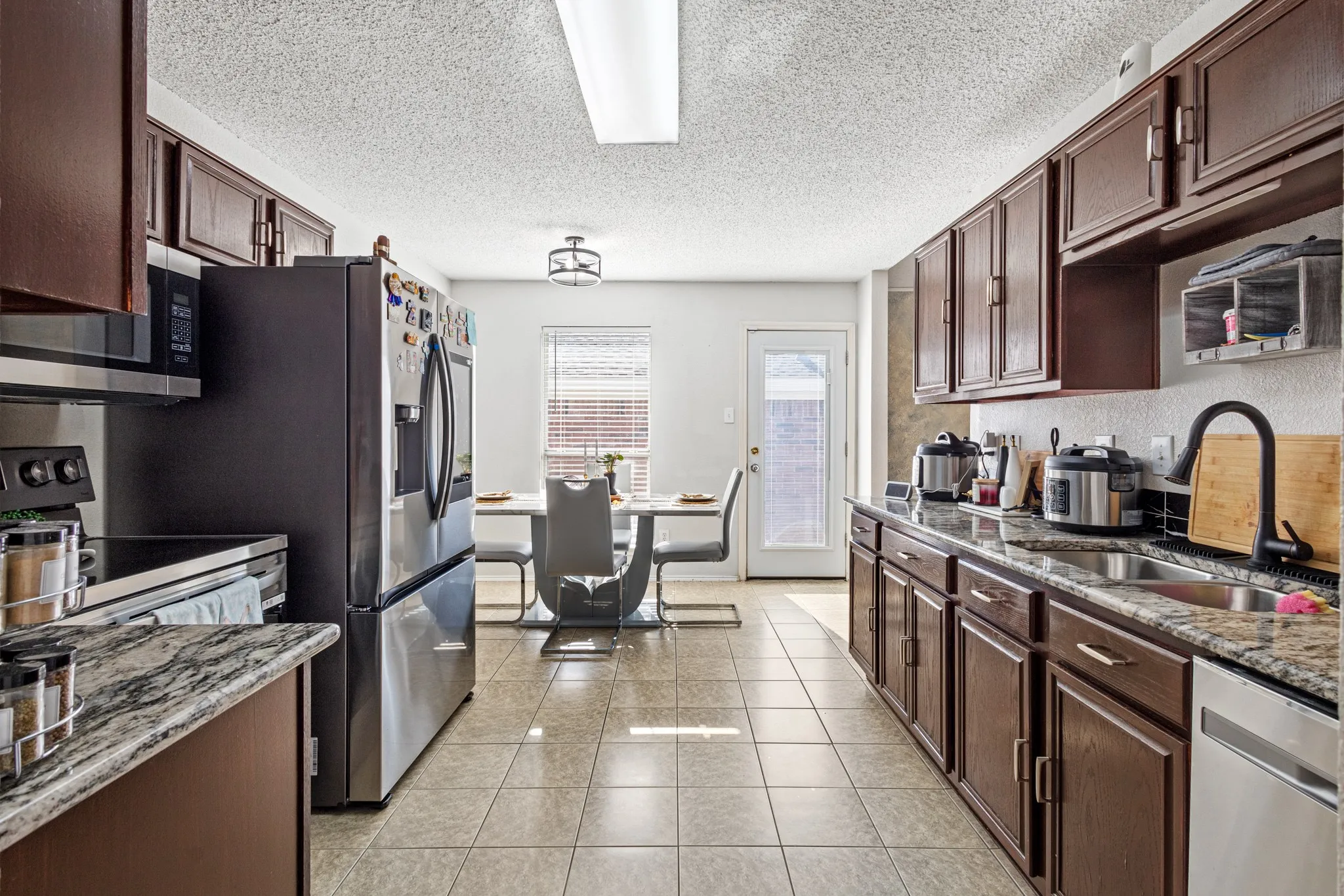 Single Family Residence For Sale in Tarrant County , 2501 Nogales Drive, Fort Worth, Texas 76108, 3 Bedroom, 2 Bathroom, 2 Garage spaces, 1,402 Sqft, built in 2002, mls#21383069, Real Estate Agent in Fort Worth, Homes For Sale in Tarrant county, Homes For Sale in Fort Worth, Realtor in Fort Worth Texas, Real Estate Brokerage Independent Realty Texas, Luminita Cordes Realtor