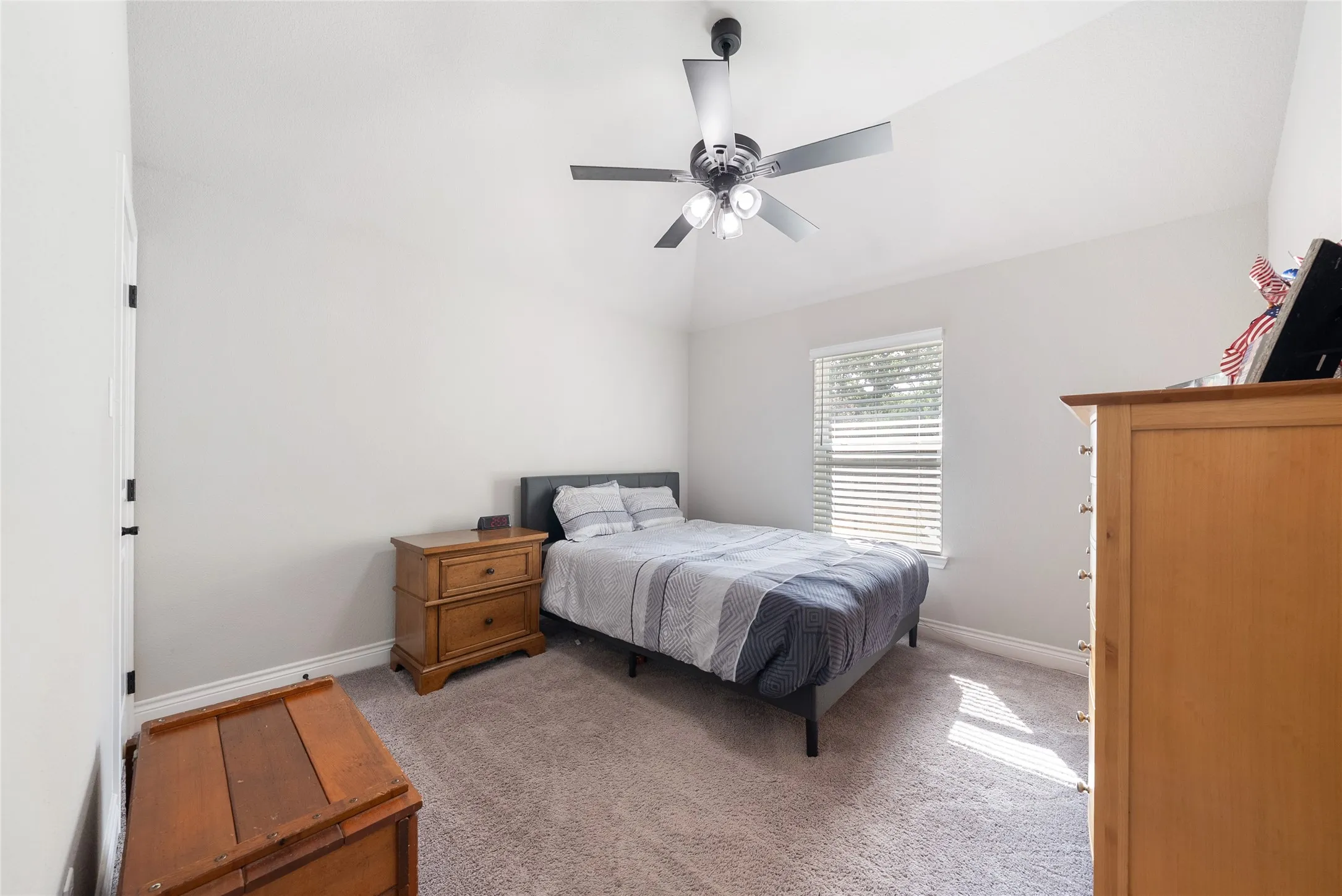 Single Family Residence For Sale in Parker County , 1075 Knoxmiller Court, Weatherford, Texas 76088, 3 Bedroom, 2 Bathroom, 3 Garage spaces, 2,053 Sqft, built in 2022, mls#21386228, Real Estate Agent in Weatherford, Homes For Sale in Parker county, Homes For Sale in Weatherford, Realtor in Weatherford Texas, Real Estate Brokerage Independent Realty Texas, Luminita Cordes Realtor