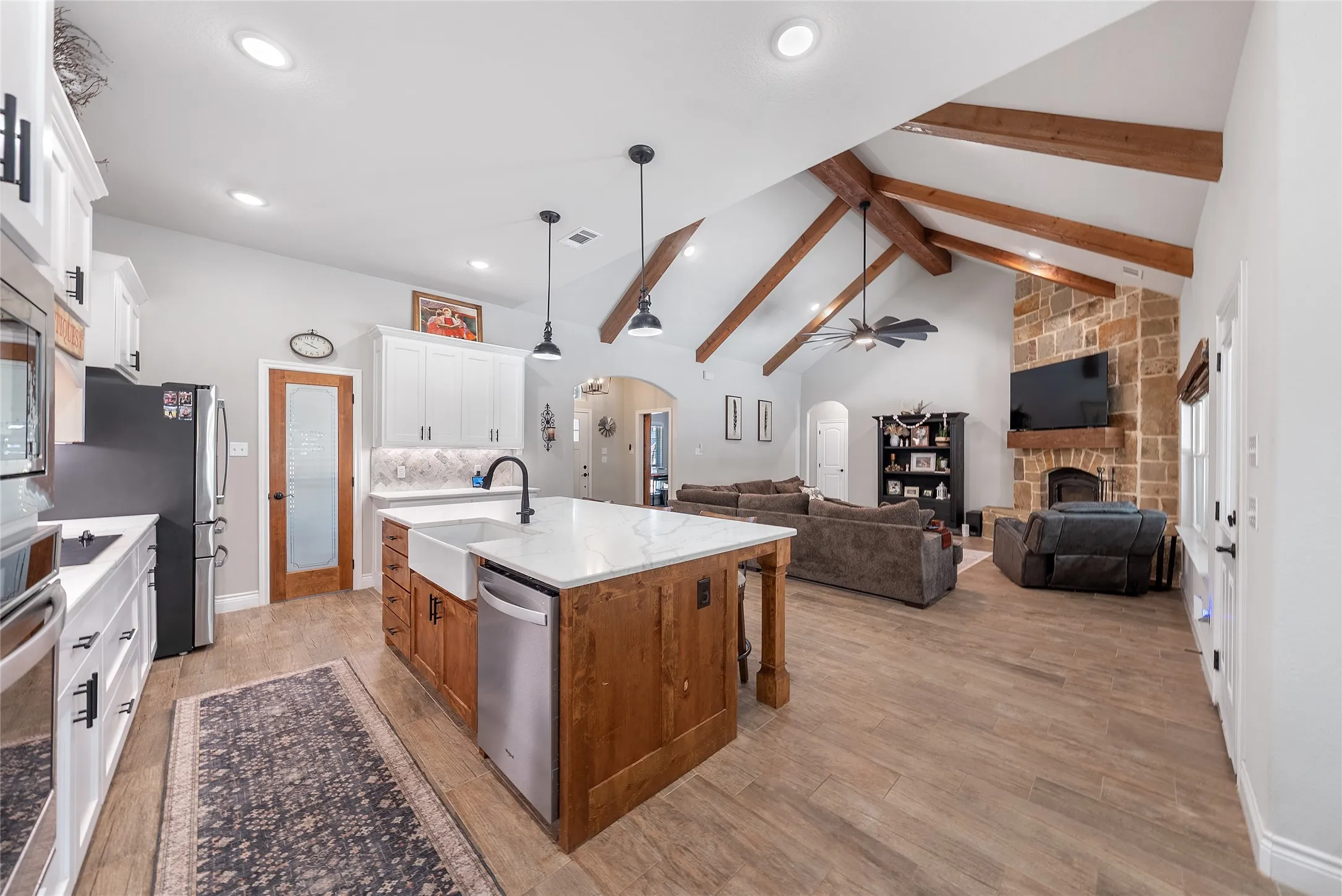 Single Family Residence For Sale in Parker County , 1075 Knoxmiller Court, Weatherford, Texas 76088, 3 Bedroom, 2 Bathroom, 3 Garage spaces, 2,053 Sqft, built in 2022, mls#21386228, Real Estate Agent in Weatherford, Homes For Sale in Parker county, Homes For Sale in Weatherford, Realtor in Weatherford Texas, Real Estate Brokerage Independent Realty Texas, Luminita Cordes Realtor