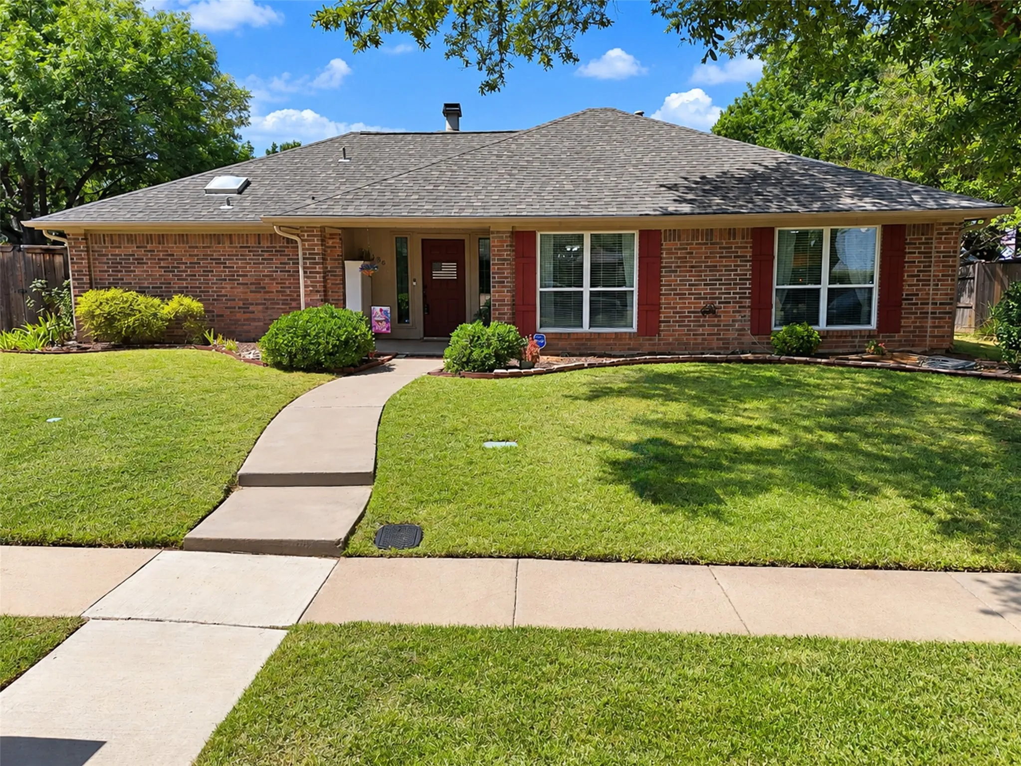 Single Family Residence For Sale in Denton County , 2136 Goldfinch Drive, Lewisville, Texas 75077, 3 Bedroom, 2 Bathroom, 2 Garage spaces, 1,568 Sqft, built in 1985, mls#21348955, Real Estate Agent in Lewisville, Homes For Sale in Denton county, Homes For Sale in Lewisville, Realtor in Lewisville Texas, Real Estate Brokerage Independent Realty Texas, Luminita Cordes Realtor