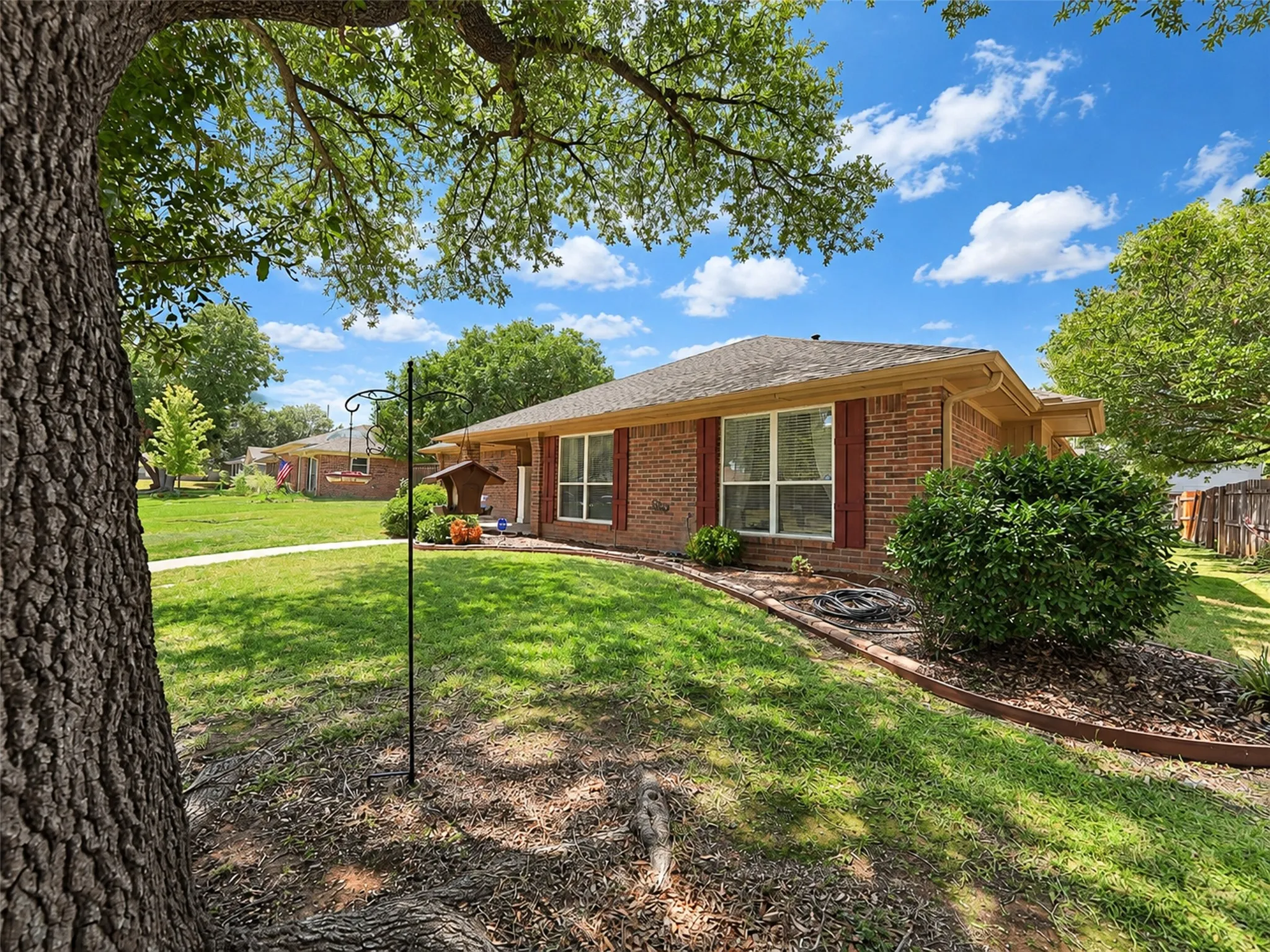 Single Family Residence For Sale in Denton County , 2136 Goldfinch Drive, Lewisville, Texas 75077, 3 Bedroom, 2 Bathroom, 2 Garage spaces, 1,568 Sqft, built in 1985, mls#21348955, Real Estate Agent in Lewisville, Homes For Sale in Denton county, Homes For Sale in Lewisville, Realtor in Lewisville Texas, Real Estate Brokerage Independent Realty Texas, Luminita Cordes Realtor