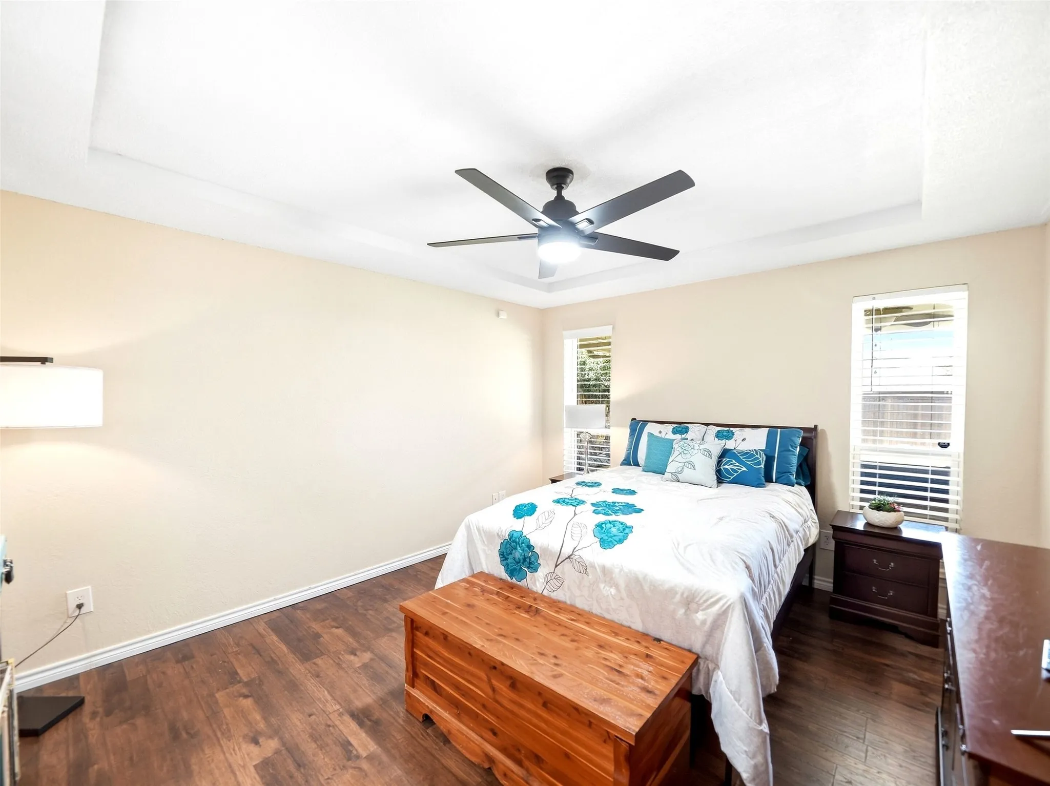 Single Family Residence For Sale in Denton County , 2136 Goldfinch Drive, Lewisville, Texas 75077, 3 Bedroom, 2 Bathroom, 2 Garage spaces, 1,568 Sqft, built in 1985, mls#21348955, Real Estate Agent in Lewisville, Homes For Sale in Denton county, Homes For Sale in Lewisville, Realtor in Lewisville Texas, Real Estate Brokerage Independent Realty Texas, Luminita Cordes Realtor