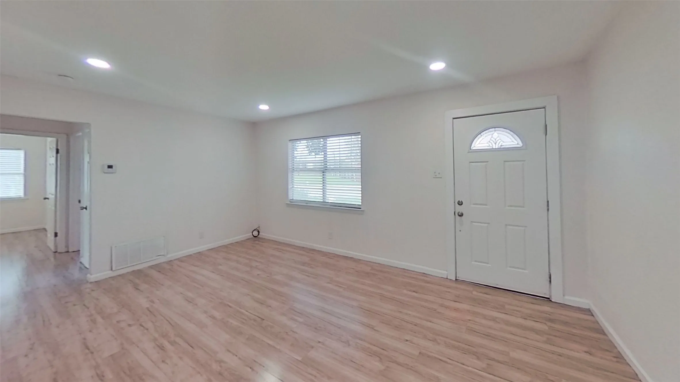 Single Family Residence For Rent in Dallas County , 2320 Brockbank Drive, Irving, Texas 75062, 3 Bedroom, 2 Bathroom, 2 Garage spaces, 1,075 Sqft, built in 1954, mls#21386910, Real Estate Agent in Irving, Homes For Rent in Dallas county, Homes For Rent in Irving, Realtor in Irving Texas, Real Estate Brokerage Independent Realty Texas, Luminita Cordes Realtor