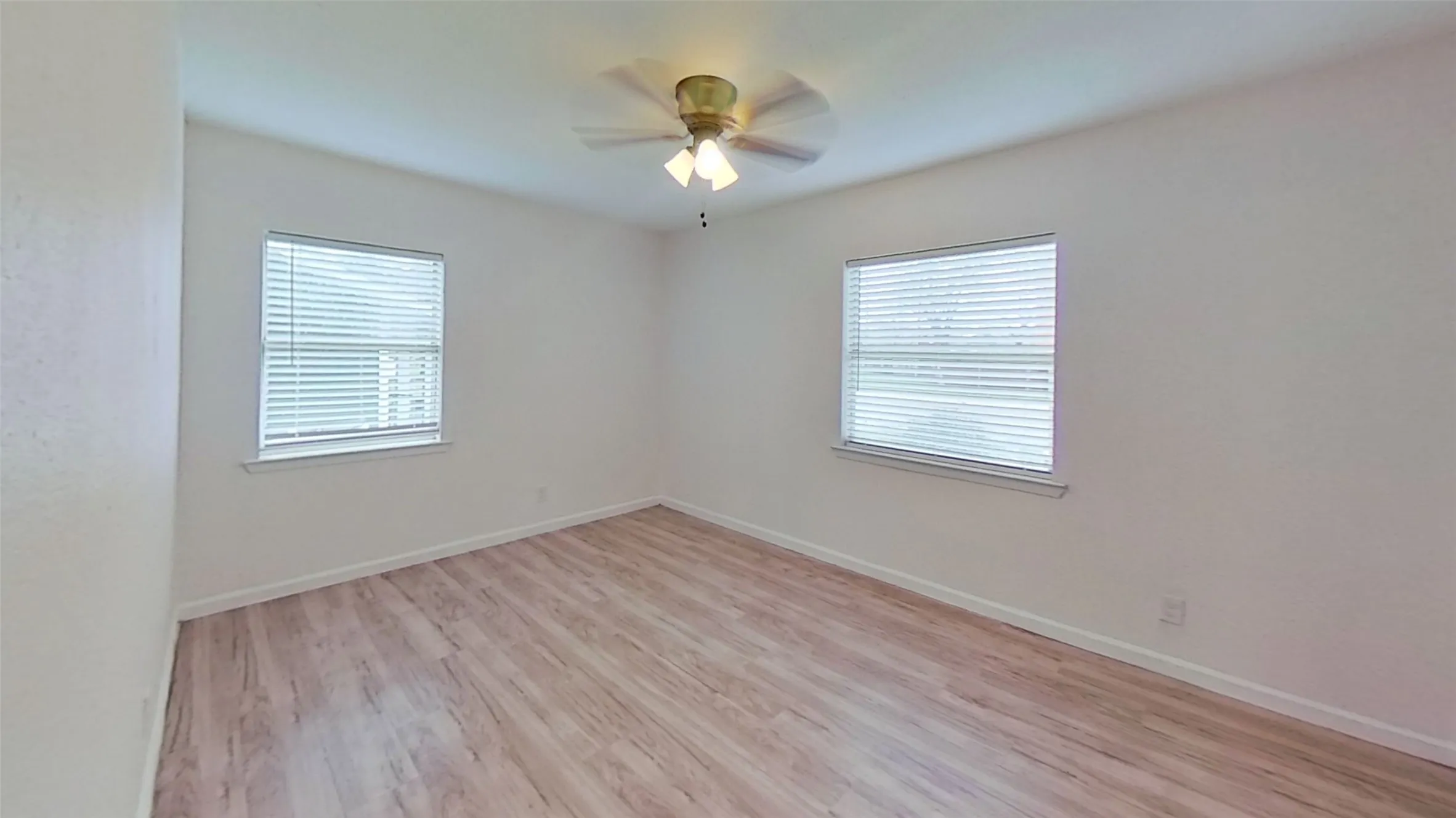 Single Family Residence For Rent in Dallas County , 2320 Brockbank Drive, Irving, Texas 75062, 3 Bedroom, 2 Bathroom, 2 Garage spaces, 1,075 Sqft, built in 1954, mls#21386910, Real Estate Agent in Irving, Homes For Rent in Dallas county, Homes For Rent in Irving, Realtor in Irving Texas, Real Estate Brokerage Independent Realty Texas, Luminita Cordes Realtor