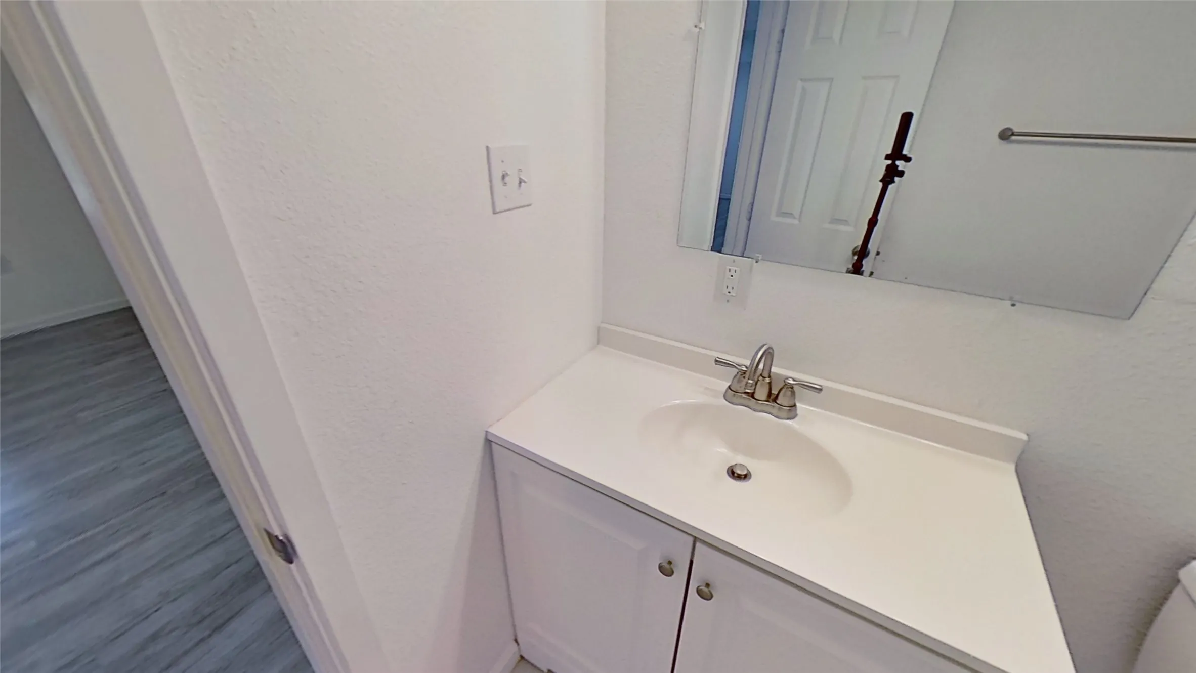 Single Family Residence For Rent in Dallas County , 2320 Brockbank Drive, Irving, Texas 75062, 3 Bedroom, 2 Bathroom, 2 Garage spaces, 1,075 Sqft, built in 1954, mls#21386910, Real Estate Agent in Irving, Homes For Rent in Dallas county, Homes For Rent in Irving, Realtor in Irving Texas, Real Estate Brokerage Independent Realty Texas, Luminita Cordes Realtor
