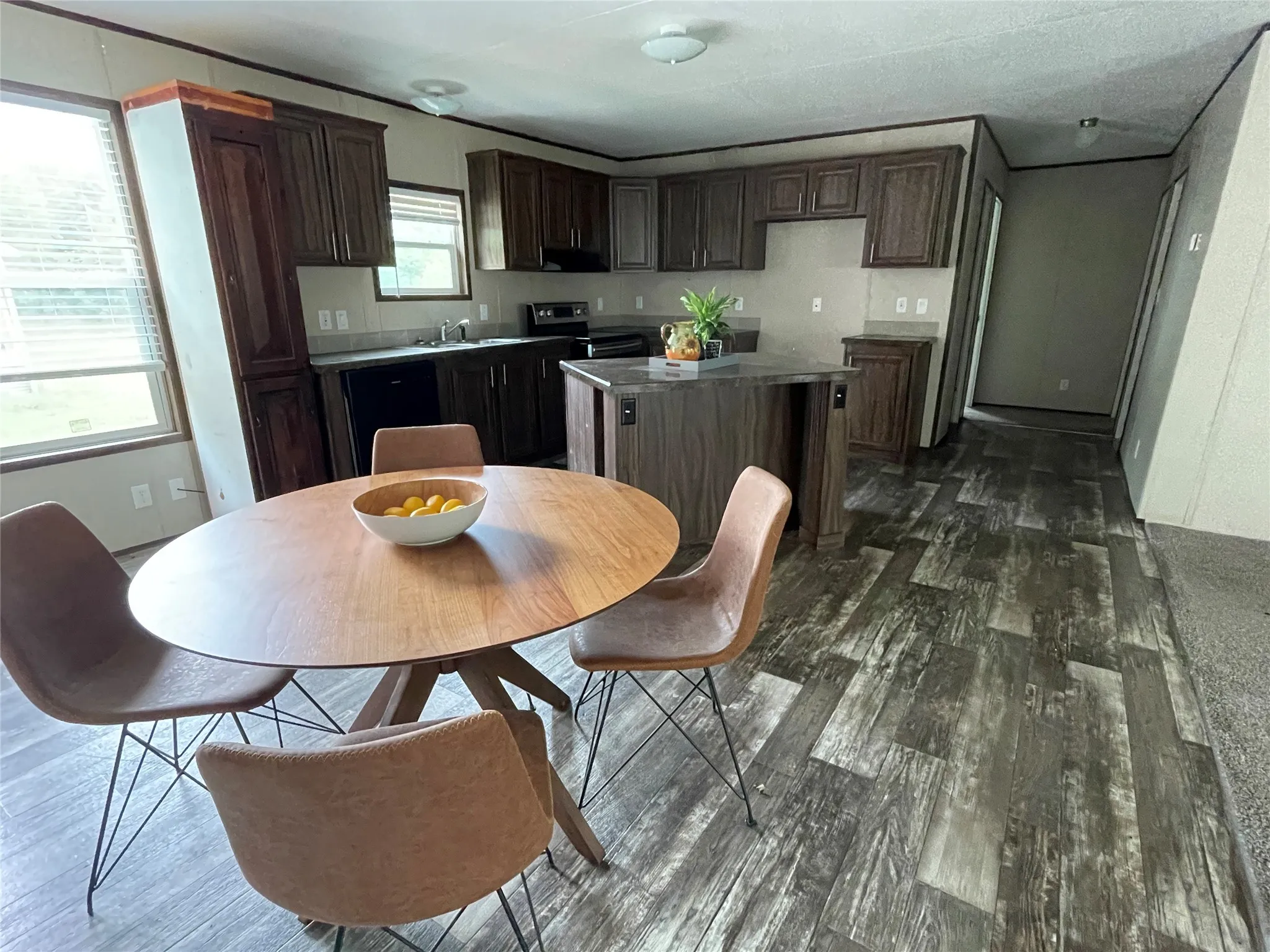 Manufactured Home For Rent in Hunt County , 9505 Janet Street, Hawk Cove, Texas 75474, 4 Bedroom, 2 Bathroom, Garage spaces, 1,440 Sqft, built in 2020, mls#21386911, Real Estate Agent in Hawk Cove, Homes For Rent in Hunt county, Homes For Rent in Hawk Cove, Realtor in Hawk Cove Texas, Real Estate Brokerage Independent Realty Texas, Luminita Cordes Realtor