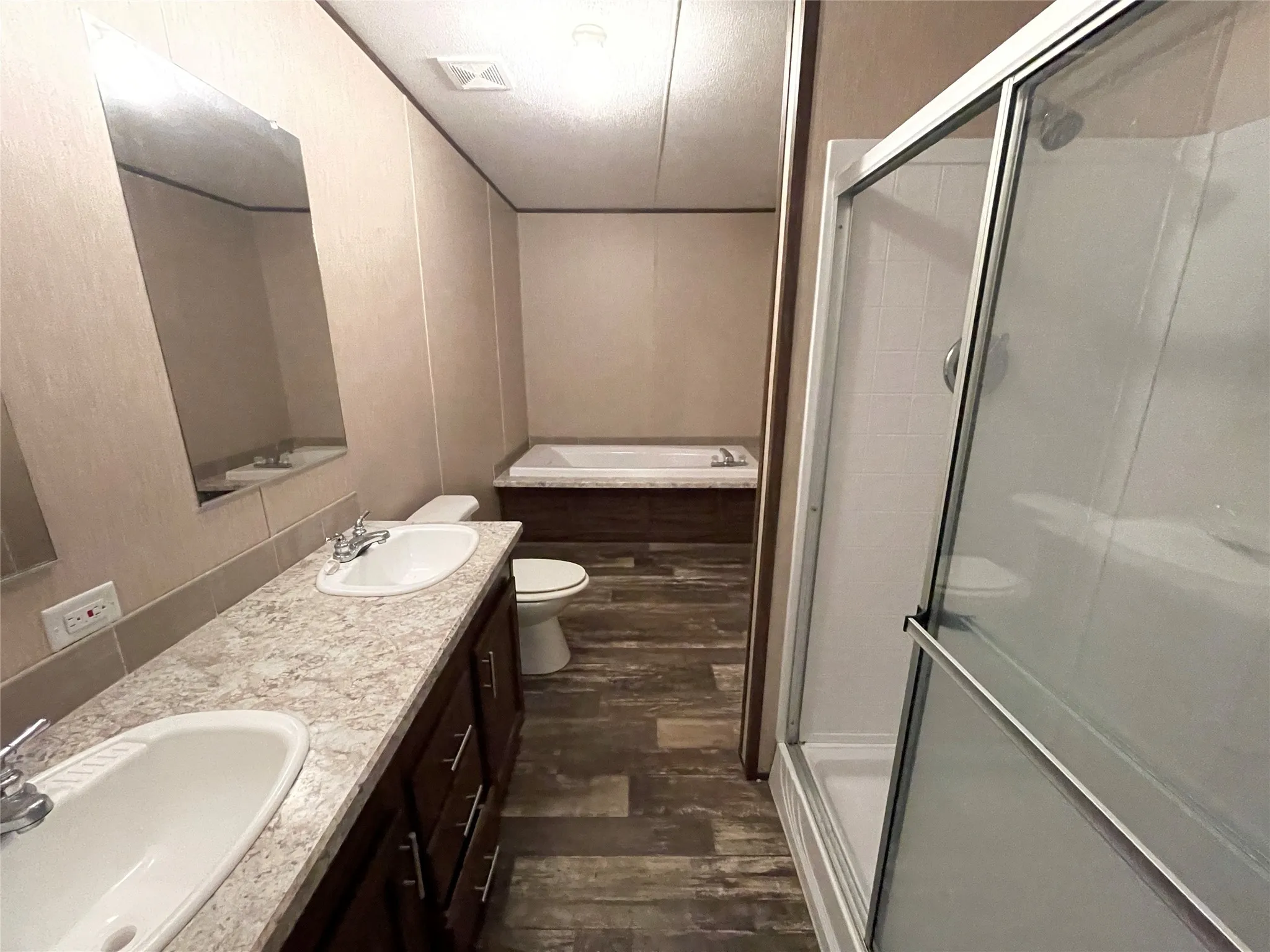 Manufactured Home For Rent in Hunt County , 9505 Janet Street, Hawk Cove, Texas 75474, 4 Bedroom, 2 Bathroom, Garage spaces, 1,440 Sqft, built in 2020, mls#21386911, Real Estate Agent in Hawk Cove, Homes For Rent in Hunt county, Homes For Rent in Hawk Cove, Realtor in Hawk Cove Texas, Real Estate Brokerage Independent Realty Texas, Luminita Cordes Realtor