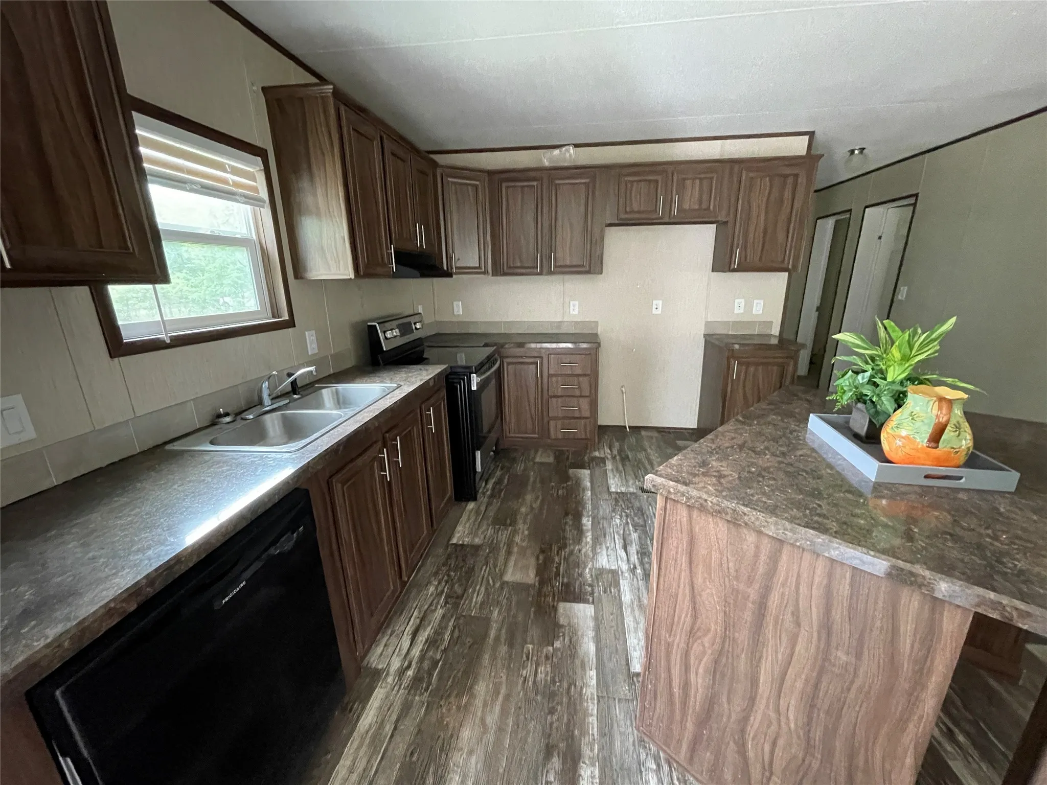 Manufactured Home For Rent in Hunt County , 9505 Janet Street, Hawk Cove, Texas 75474, 4 Bedroom, 2 Bathroom, Garage spaces, 1,440 Sqft, built in 2020, mls#21386911, Real Estate Agent in Hawk Cove, Homes For Rent in Hunt county, Homes For Rent in Hawk Cove, Realtor in Hawk Cove Texas, Real Estate Brokerage Independent Realty Texas, Luminita Cordes Realtor