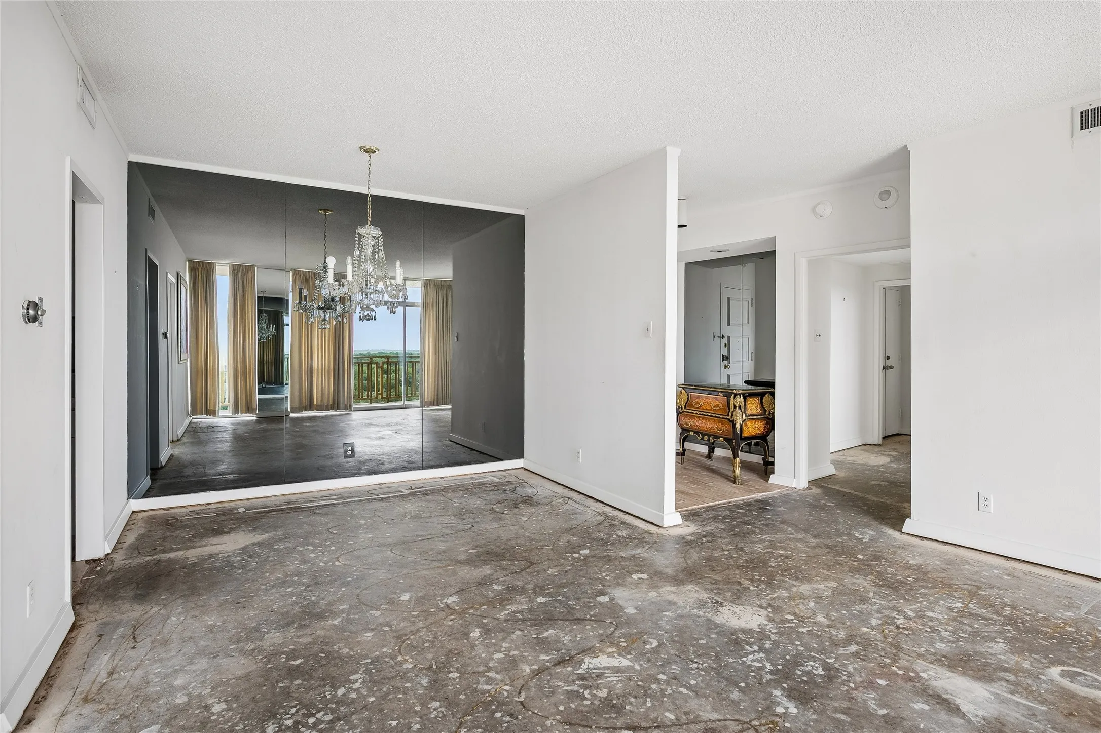 Entertain formally or casually in large dining area