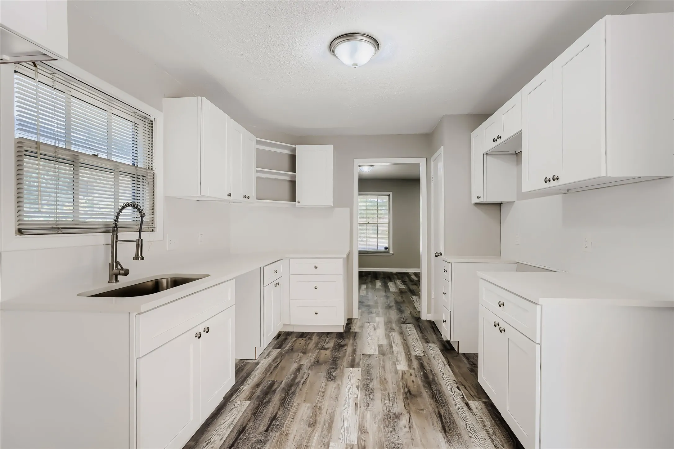 Single Family Residence For Sale in Dallas County , 6225 Berryhill Street, Dallas, Texas 75231, 3 Bedroom, 2 Bathroom, 2 Garage spaces, 1,942 Sqft, built in 1960, mls#21370149, Real Estate Agent in Dallas, Homes For Sale in Dallas county, Homes For Sale in Dallas, Realtor in Dallas Texas, Real Estate Brokerage Independent Realty Texas, Luminita Cordes Realtor