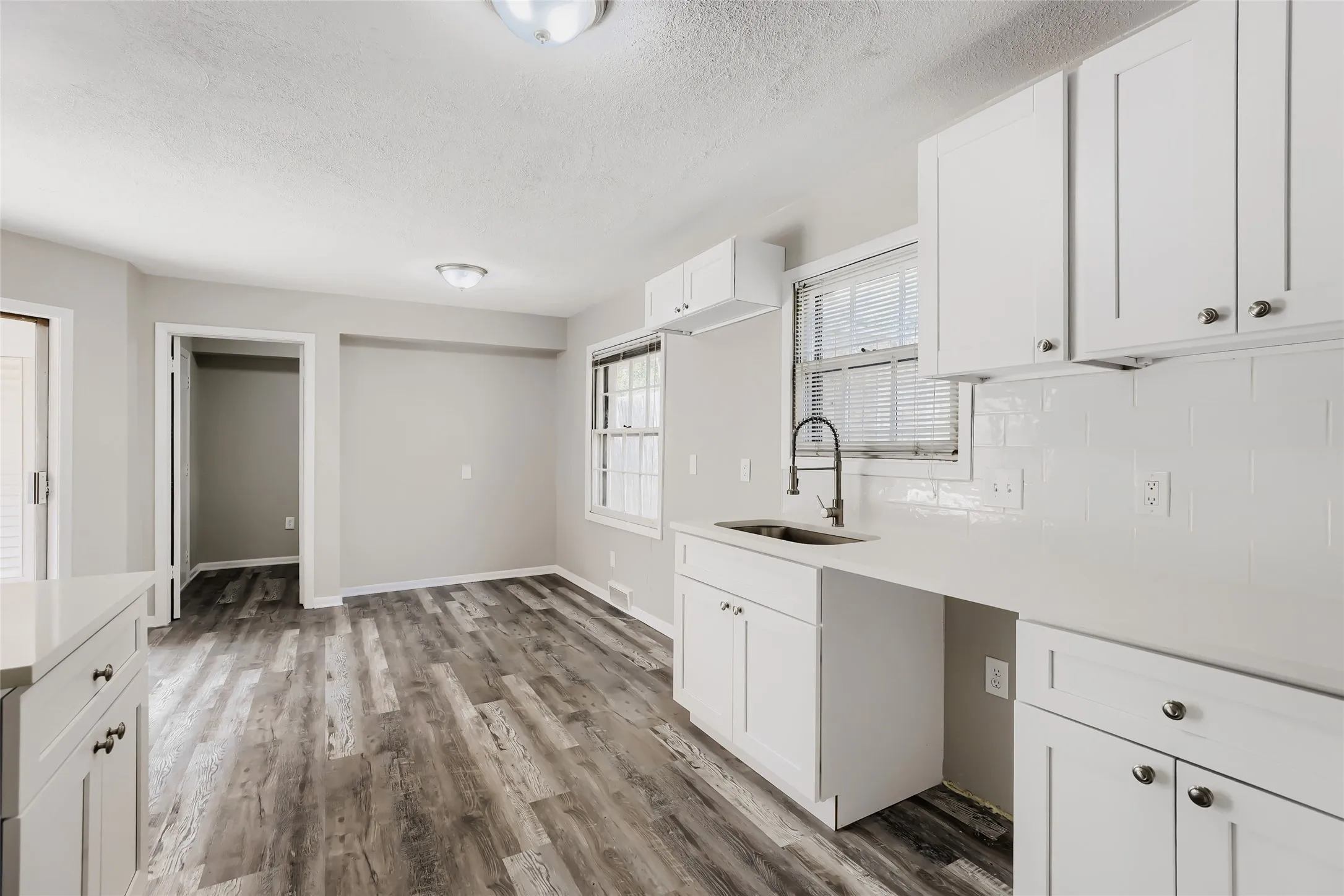Single Family Residence For Sale in Dallas County , 6225 Berryhill Street, Dallas, Texas 75231, 3 Bedroom, 2 Bathroom, 2 Garage spaces, 1,942 Sqft, built in 1960, mls#21370149, Real Estate Agent in Dallas, Homes For Sale in Dallas county, Homes For Sale in Dallas, Realtor in Dallas Texas, Real Estate Brokerage Independent Realty Texas, Luminita Cordes Realtor