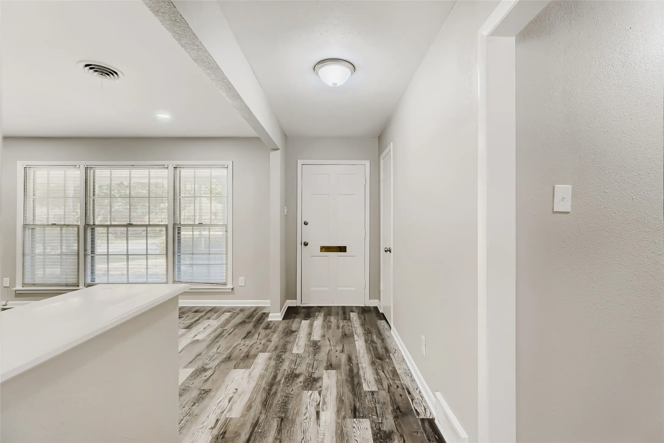 Single Family Residence For Sale in Dallas County , 6225 Berryhill Street, Dallas, Texas 75231, 3 Bedroom, 2 Bathroom, 2 Garage spaces, 1,942 Sqft, built in 1960, mls#21370149, Real Estate Agent in Dallas, Homes For Sale in Dallas county, Homes For Sale in Dallas, Realtor in Dallas Texas, Real Estate Brokerage Independent Realty Texas, Luminita Cordes Realtor