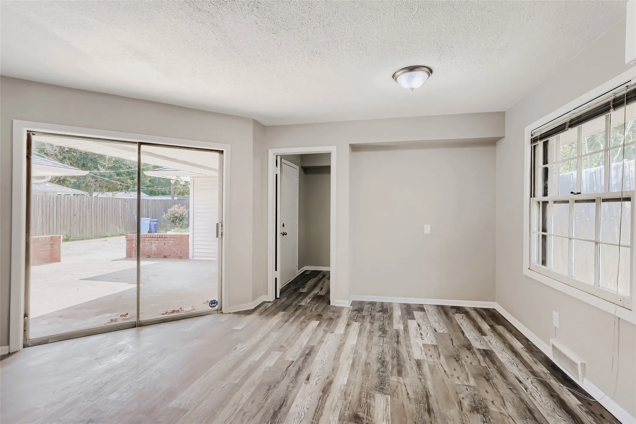 Single Family Residence For Sale in Dallas County , 6225 Berryhill Street, Dallas, Texas 75231, 3 Bedroom, 2 Bathroom, 2 Garage spaces, 1,942 Sqft, built in 1960, mls#21370149, Real Estate Agent in Dallas, Homes For Sale in Dallas county, Homes For Sale in Dallas, Realtor in Dallas Texas, Real Estate Brokerage Independent Realty Texas, Luminita Cordes Realtor