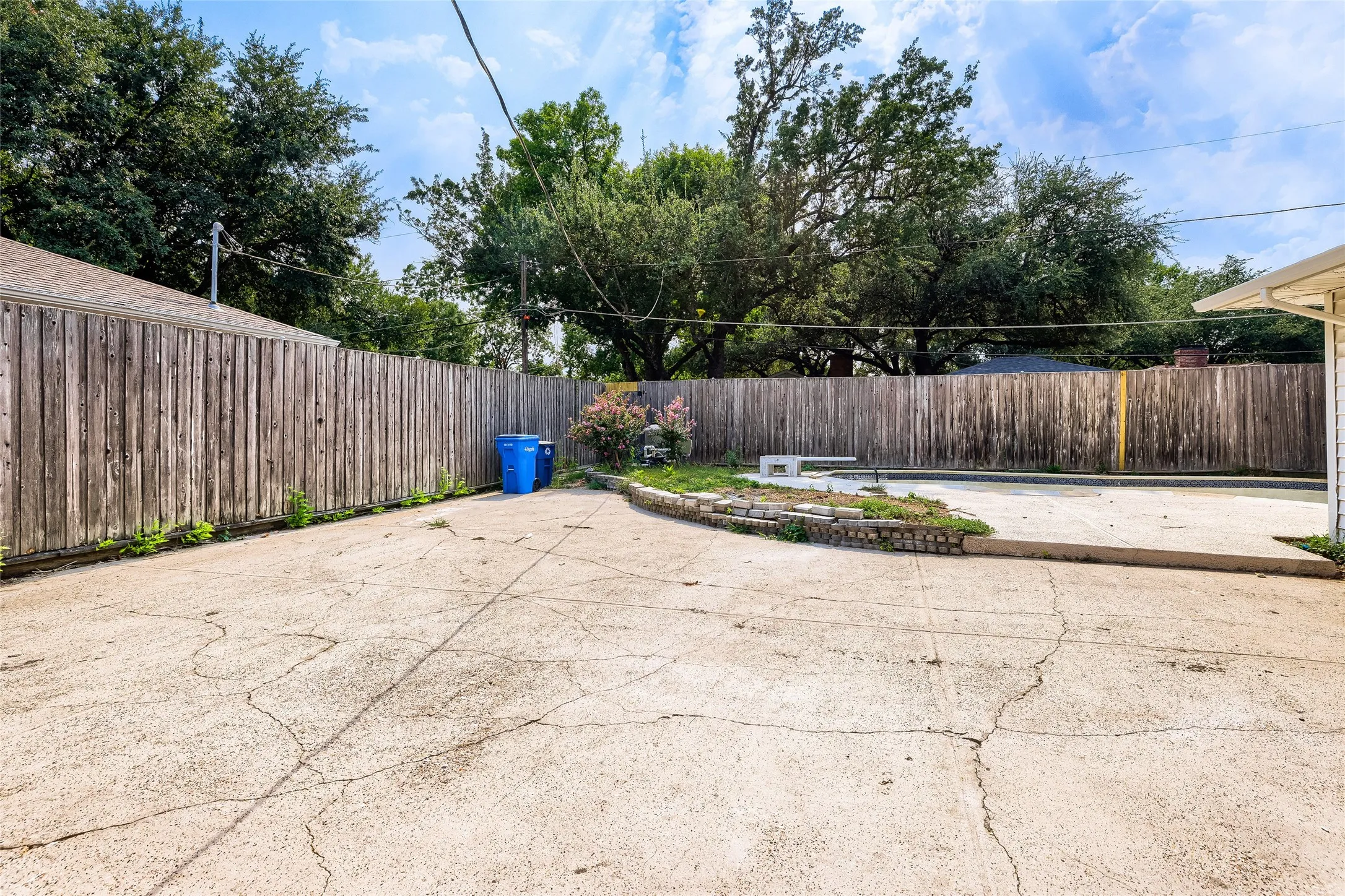 Single Family Residence For Sale in Dallas County , 6225 Berryhill Street, Dallas, Texas 75231, 3 Bedroom, 2 Bathroom, 2 Garage spaces, 1,942 Sqft, built in 1960, mls#21370149, Real Estate Agent in Dallas, Homes For Sale in Dallas county, Homes For Sale in Dallas, Realtor in Dallas Texas, Real Estate Brokerage Independent Realty Texas, Luminita Cordes Realtor