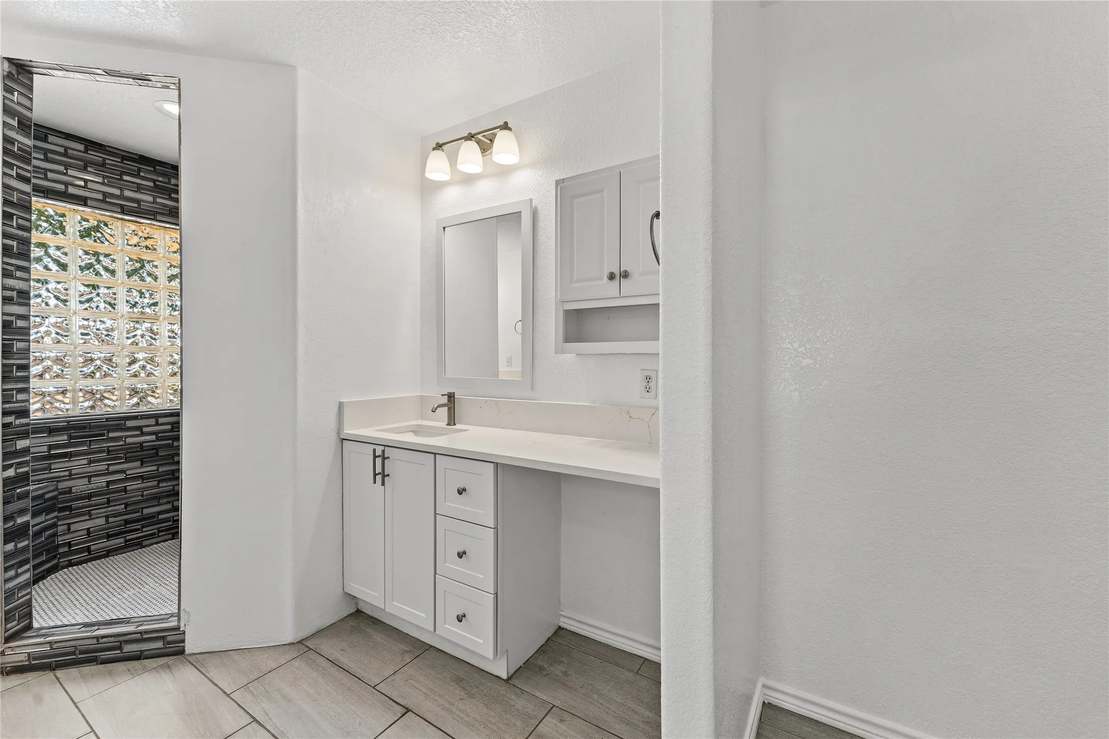 Single Family Residence For Sale in Mc Lennan County , 303 S Cedar Ridge Circle, Robinson, Texas 76706, 4 Bedroom, 2 Bathroom, 2 Garage spaces, 2,082 Sqft, built in 2005, mls#21386256, Real Estate Agent in Robinson, Homes For Sale in Mc Lennan county, Homes For Sale in Robinson, Realtor in Robinson Texas, Real Estate Brokerage Independent Realty Texas, Luminita Cordes Realtor