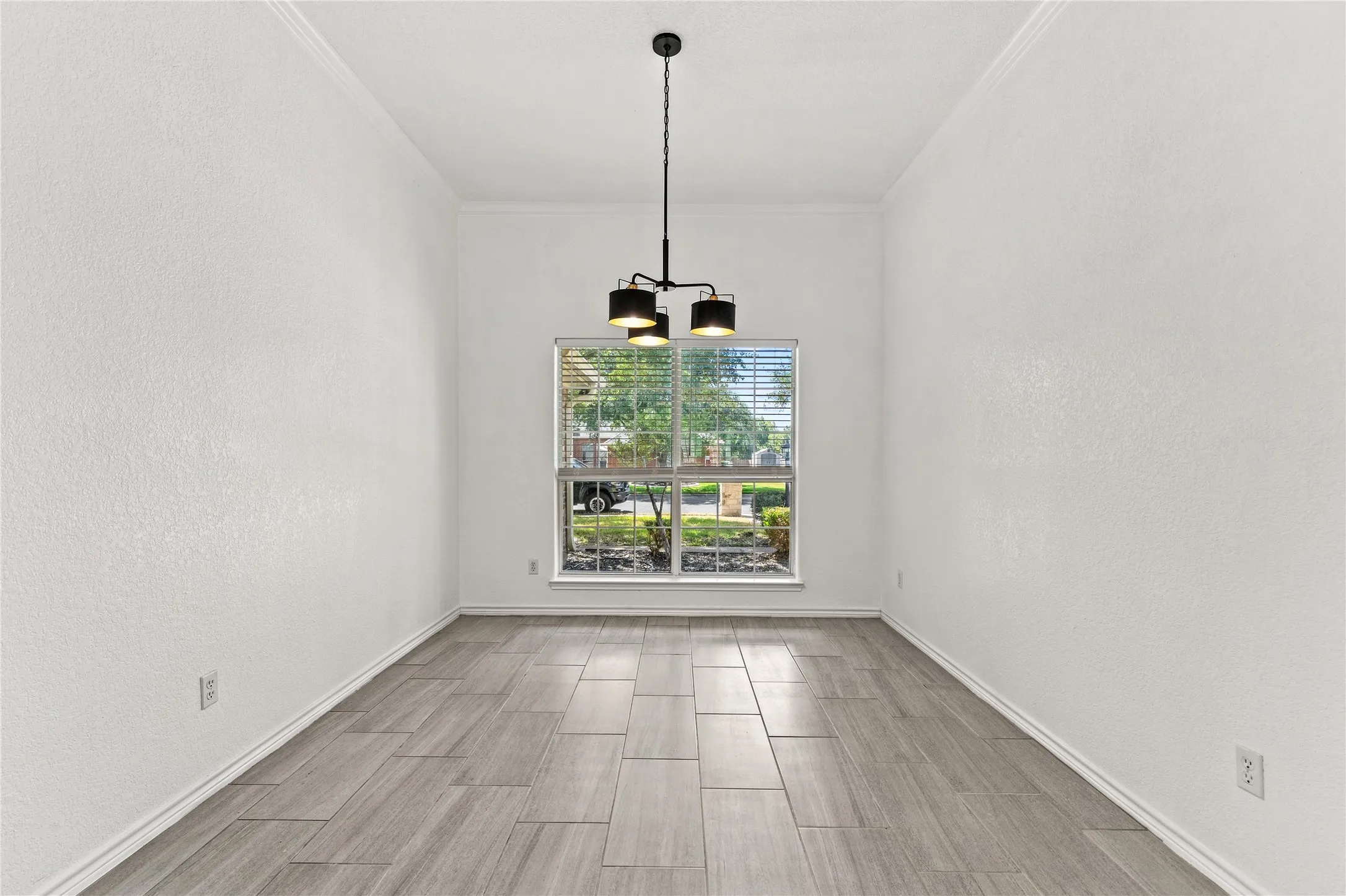 Single Family Residence For Sale in Mc Lennan County , 303 S Cedar Ridge Circle, Robinson, Texas 76706, 4 Bedroom, 2 Bathroom, 2 Garage spaces, 2,082 Sqft, built in 2005, mls#21386256, Real Estate Agent in Robinson, Homes For Sale in Mc Lennan county, Homes For Sale in Robinson, Realtor in Robinson Texas, Real Estate Brokerage Independent Realty Texas, Luminita Cordes Realtor