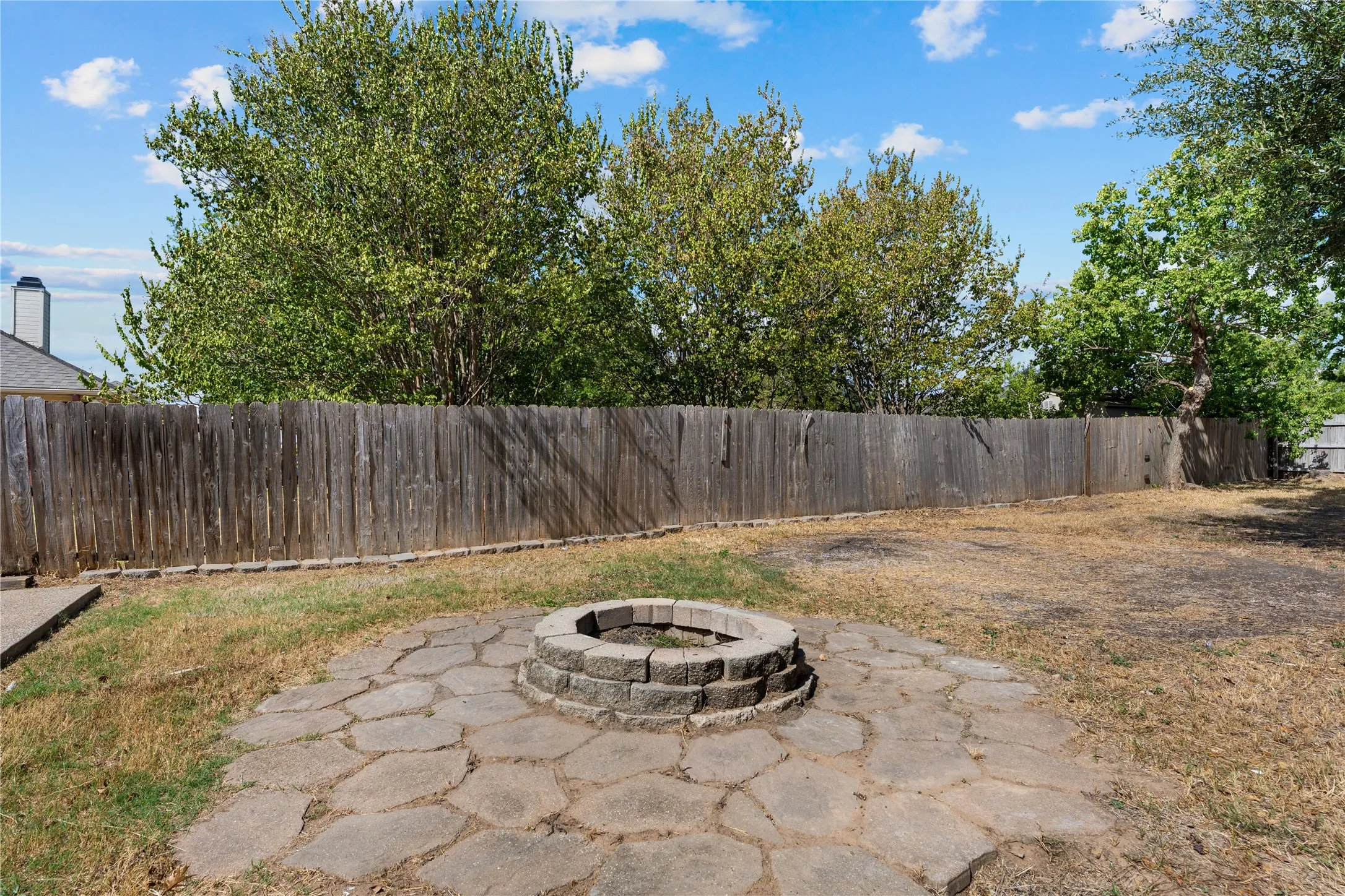 Single Family Residence For Sale in Mc Lennan County , 303 S Cedar Ridge Circle, Robinson, Texas 76706, 4 Bedroom, 2 Bathroom, 2 Garage spaces, 2,082 Sqft, built in 2005, mls#21386256, Real Estate Agent in Robinson, Homes For Sale in Mc Lennan county, Homes For Sale in Robinson, Realtor in Robinson Texas, Real Estate Brokerage Independent Realty Texas, Luminita Cordes Realtor