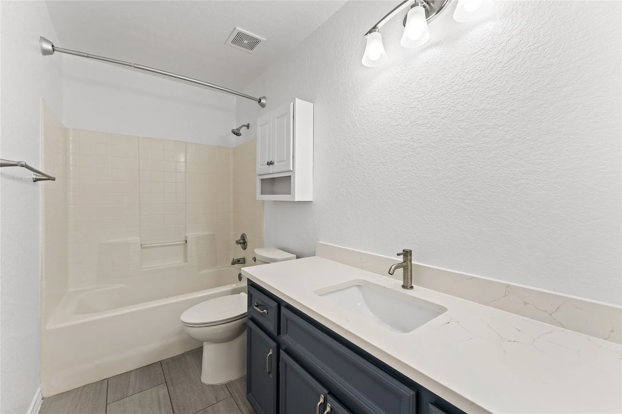 Single Family Residence For Sale in Mc Lennan County , 303 S Cedar Ridge Circle, Robinson, Texas 76706, 4 Bedroom, 2 Bathroom, 2 Garage spaces, 2,082 Sqft, built in 2005, mls#21386256, Real Estate Agent in Robinson, Homes For Sale in Mc Lennan county, Homes For Sale in Robinson, Realtor in Robinson Texas, Real Estate Brokerage Independent Realty Texas, Luminita Cordes Realtor