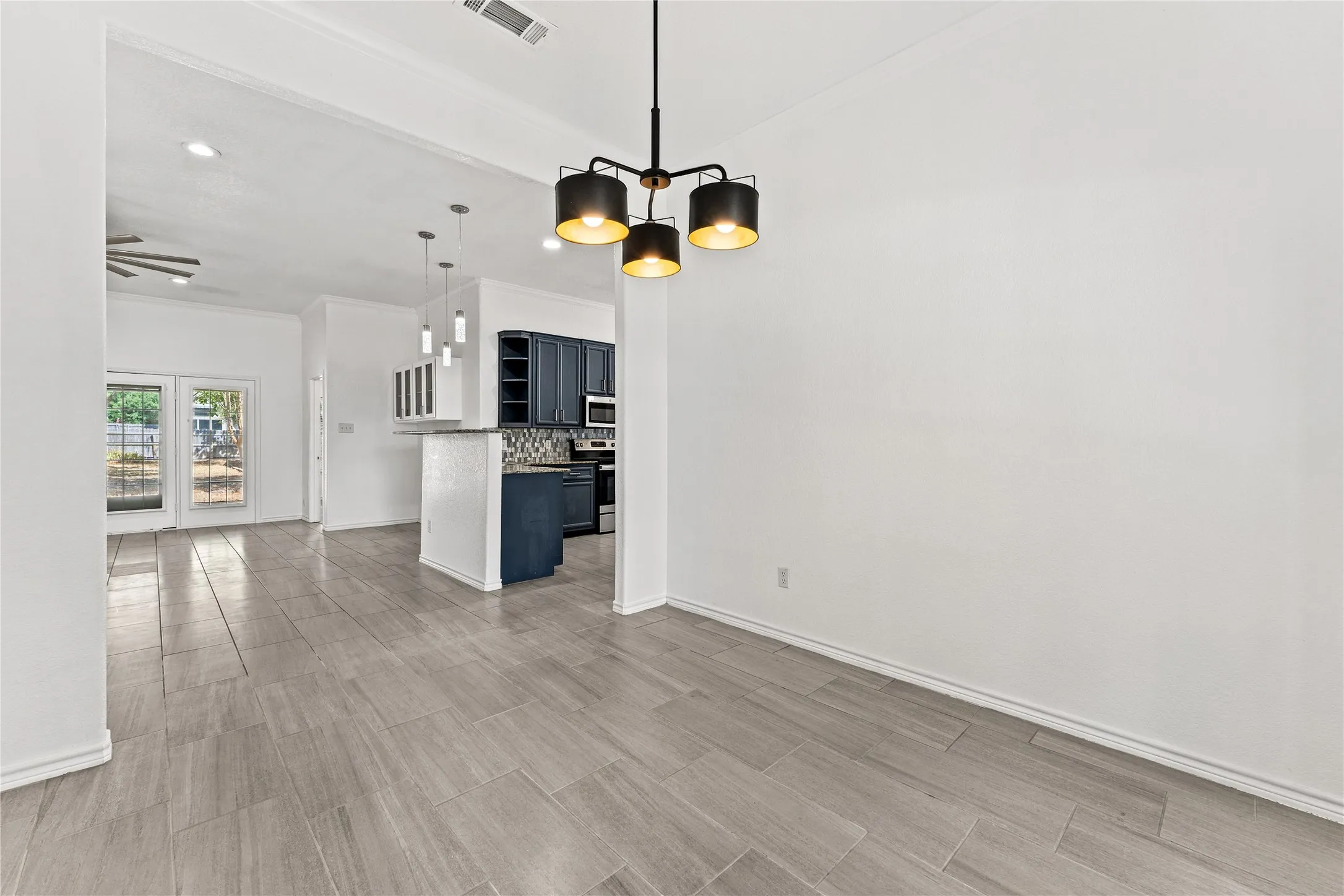 Single Family Residence For Sale in Mc Lennan County , 303 S Cedar Ridge Circle, Robinson, Texas 76706, 4 Bedroom, 2 Bathroom, 2 Garage spaces, 2,082 Sqft, built in 2005, mls#21386256, Real Estate Agent in Robinson, Homes For Sale in Mc Lennan county, Homes For Sale in Robinson, Realtor in Robinson Texas, Real Estate Brokerage Independent Realty Texas, Luminita Cordes Realtor