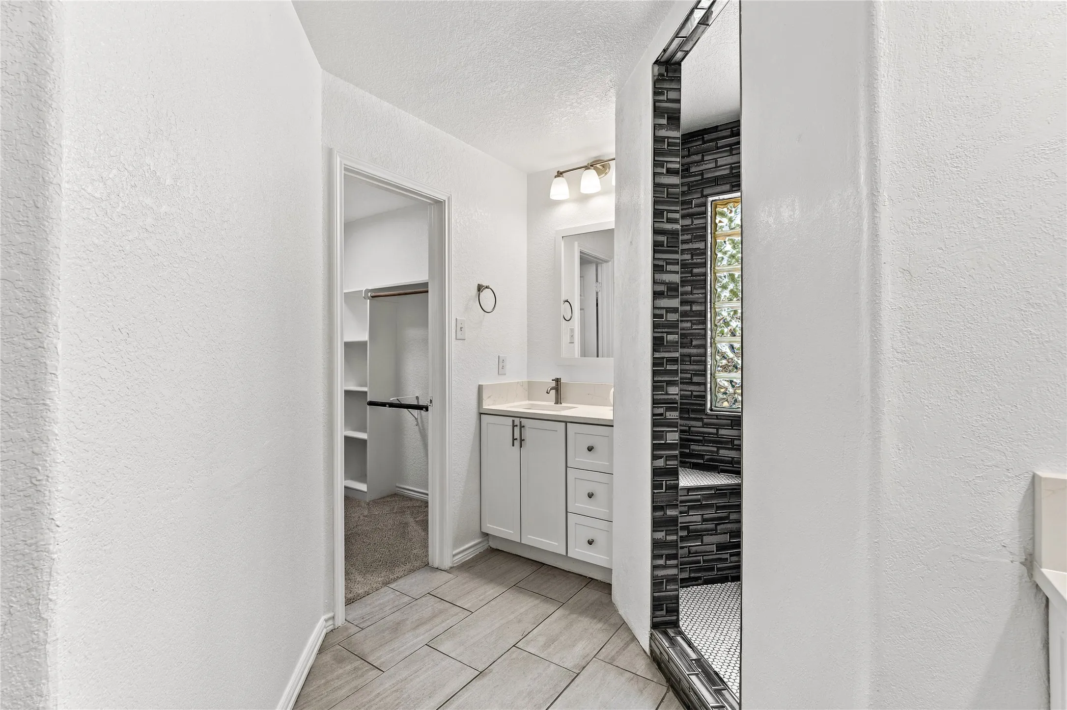 Single Family Residence For Sale in Mc Lennan County , 303 S Cedar Ridge Circle, Robinson, Texas 76706, 4 Bedroom, 2 Bathroom, 2 Garage spaces, 2,082 Sqft, built in 2005, mls#21386256, Real Estate Agent in Robinson, Homes For Sale in Mc Lennan county, Homes For Sale in Robinson, Realtor in Robinson Texas, Real Estate Brokerage Independent Realty Texas, Luminita Cordes Realtor