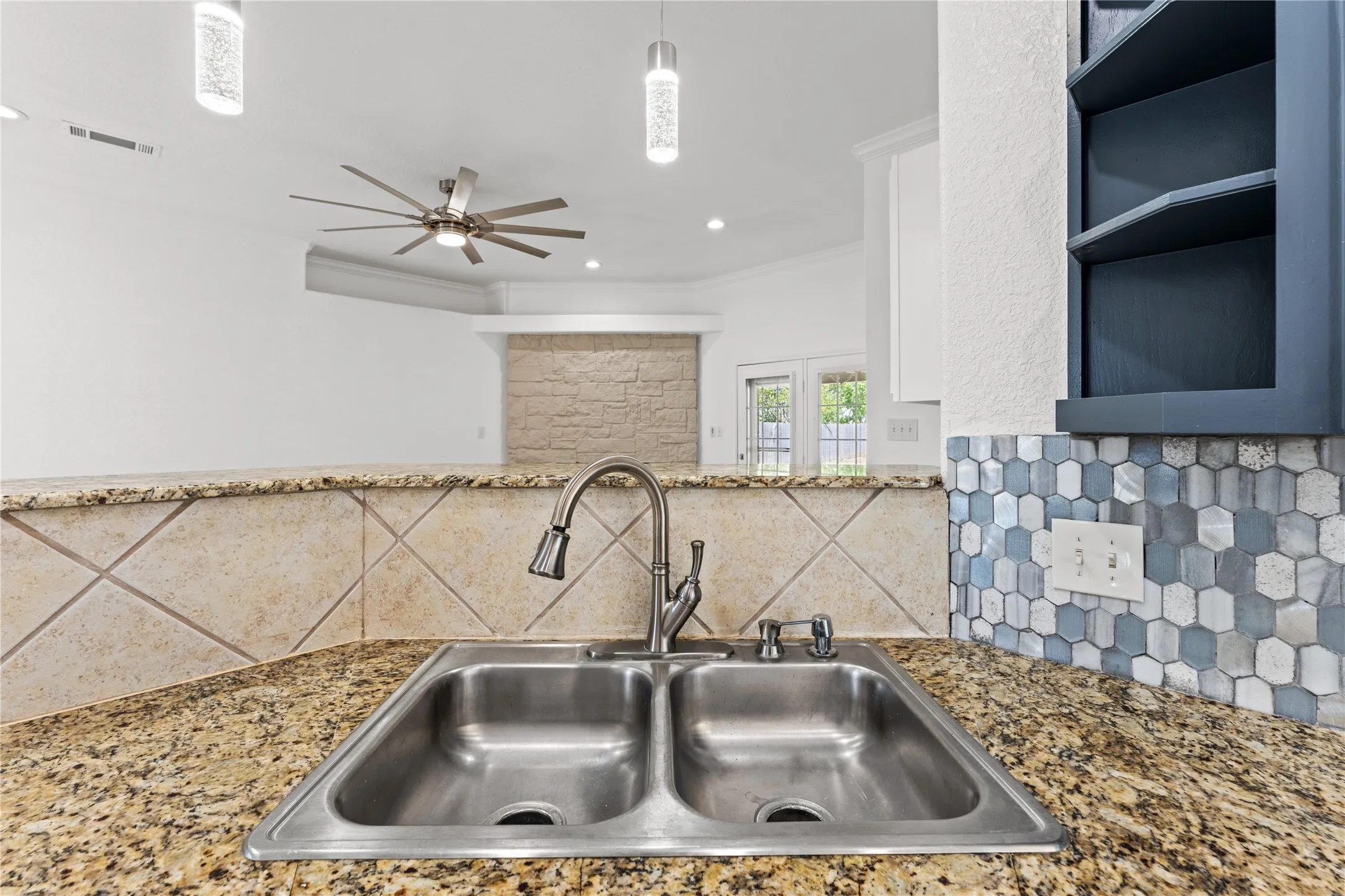Single Family Residence For Sale in Mc Lennan County , 303 S Cedar Ridge Circle, Robinson, Texas 76706, 4 Bedroom, 2 Bathroom, 2 Garage spaces, 2,082 Sqft, built in 2005, mls#21386256, Real Estate Agent in Robinson, Homes For Sale in Mc Lennan county, Homes For Sale in Robinson, Realtor in Robinson Texas, Real Estate Brokerage Independent Realty Texas, Luminita Cordes Realtor