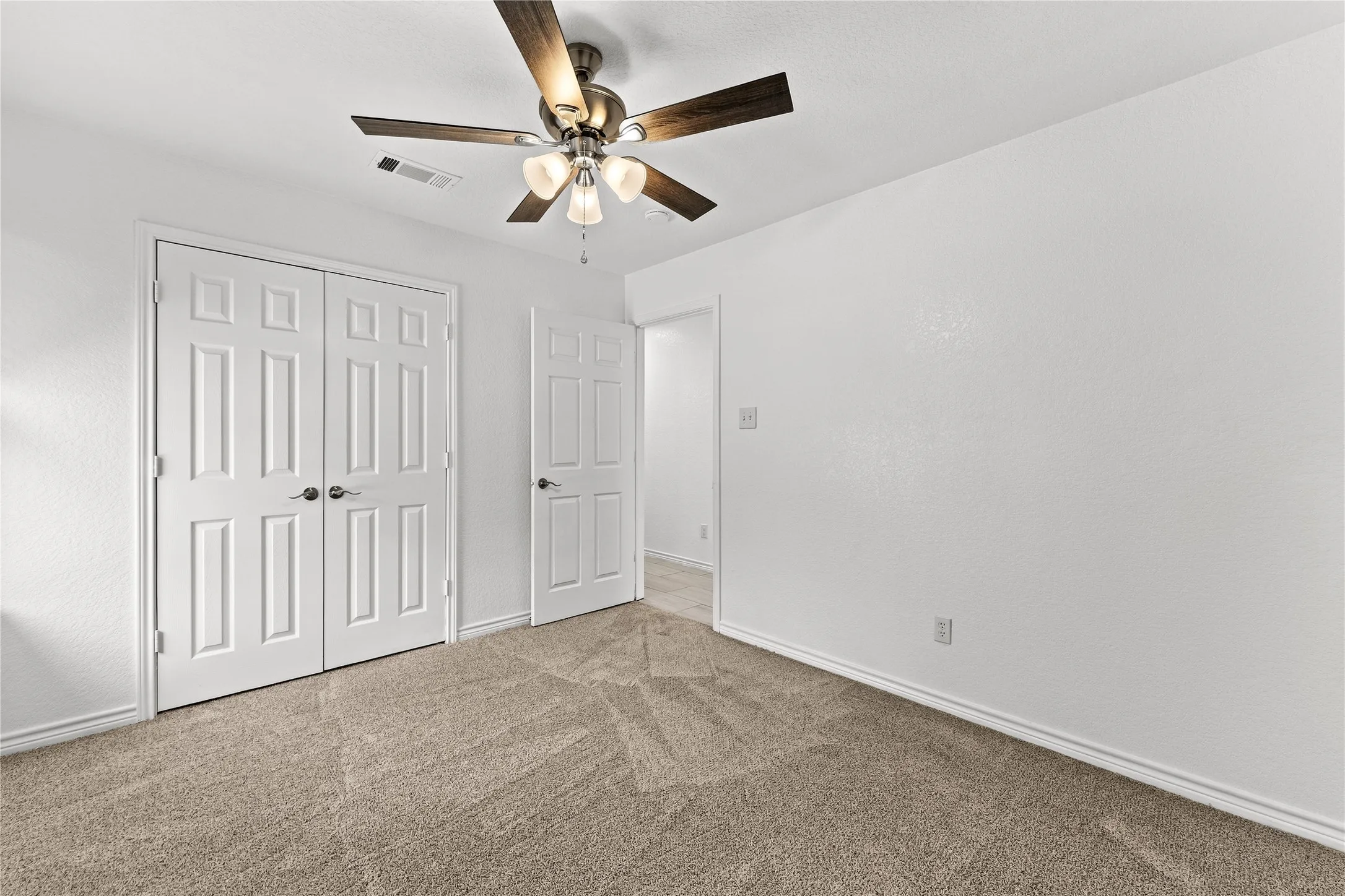 Single Family Residence For Sale in Mc Lennan County , 303 S Cedar Ridge Circle, Robinson, Texas 76706, 4 Bedroom, 2 Bathroom, 2 Garage spaces, 2,082 Sqft, built in 2005, mls#21386256, Real Estate Agent in Robinson, Homes For Sale in Mc Lennan county, Homes For Sale in Robinson, Realtor in Robinson Texas, Real Estate Brokerage Independent Realty Texas, Luminita Cordes Realtor