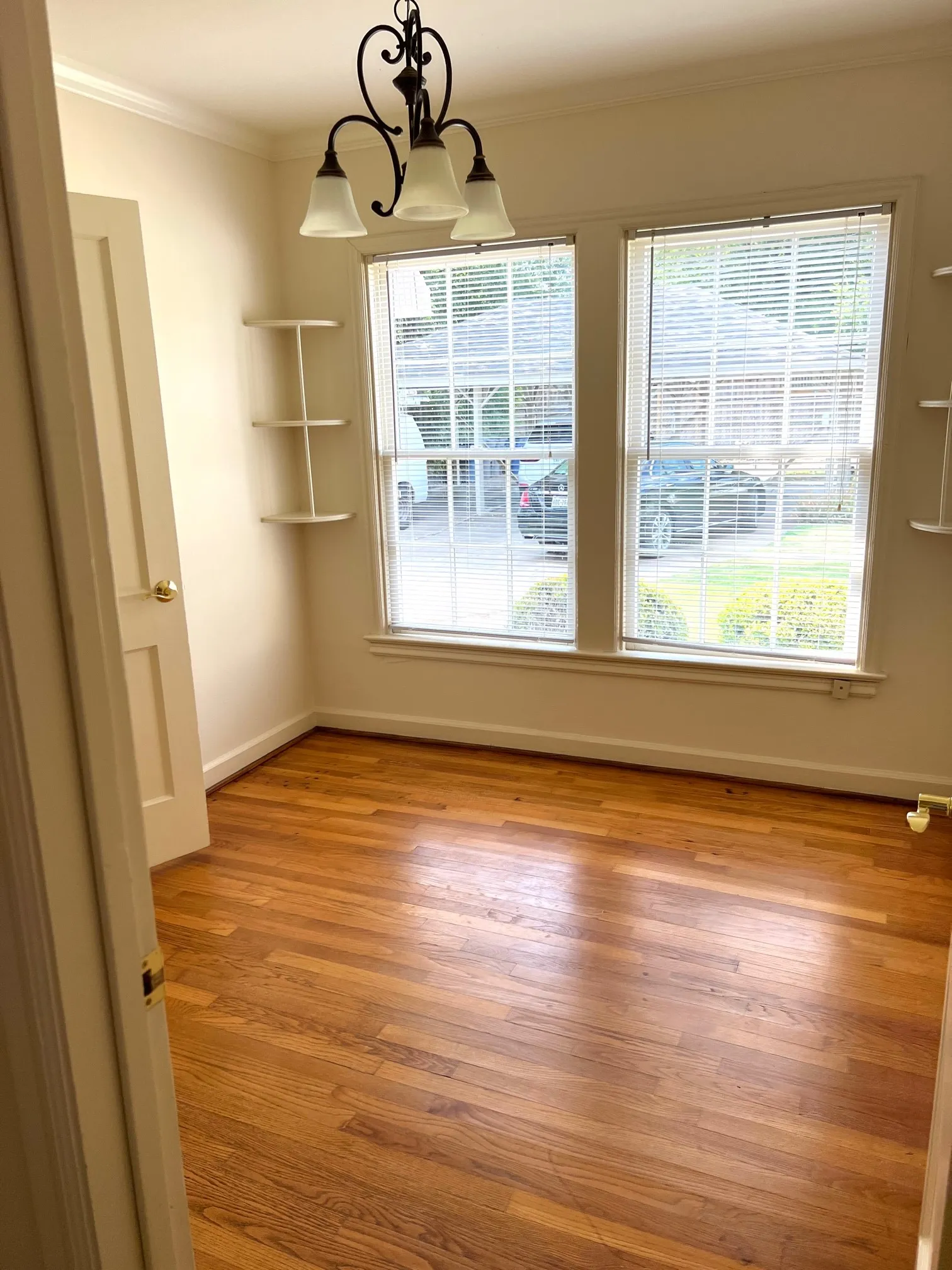 Breakfast room/office