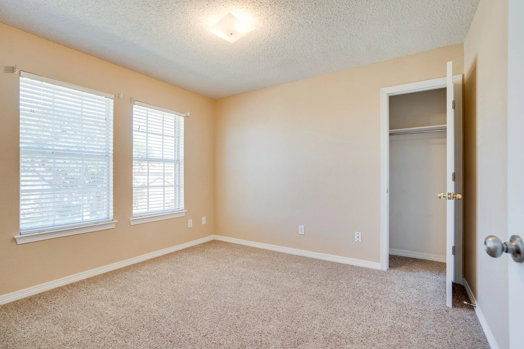 Single Family Residence For Rent in Collin County , 4036 Christopher Way, Plano, Texas 75024, 3 Bedroom, 3 Bathroom, 2 Garage spaces, 2,211 Sqft, built in 1996, mls#21386934, Real Estate Agent in Plano, Homes For Rent in Collin county, Homes For Rent in Plano, Realtor in Plano Texas, Real Estate Brokerage Independent Realty Texas, Luminita Cordes Realtor