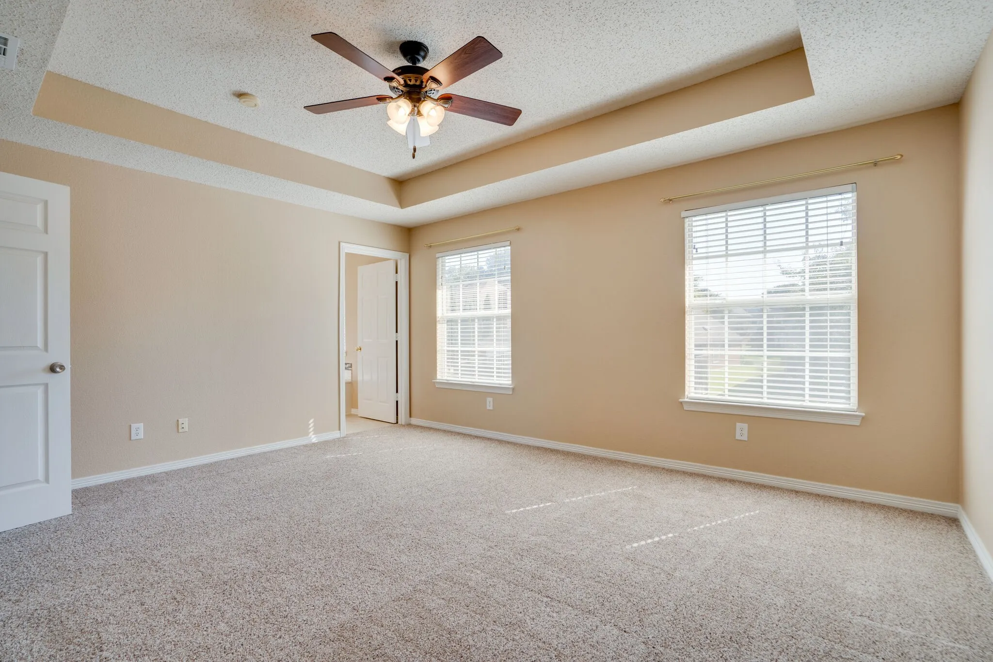 Single Family Residence For Rent in Collin County , 4036 Christopher Way, Plano, Texas 75024, 3 Bedroom, 3 Bathroom, 2 Garage spaces, 2,211 Sqft, built in 1996, mls#21386934, Real Estate Agent in Plano, Homes For Rent in Collin county, Homes For Rent in Plano, Realtor in Plano Texas, Real Estate Brokerage Independent Realty Texas, Luminita Cordes Realtor