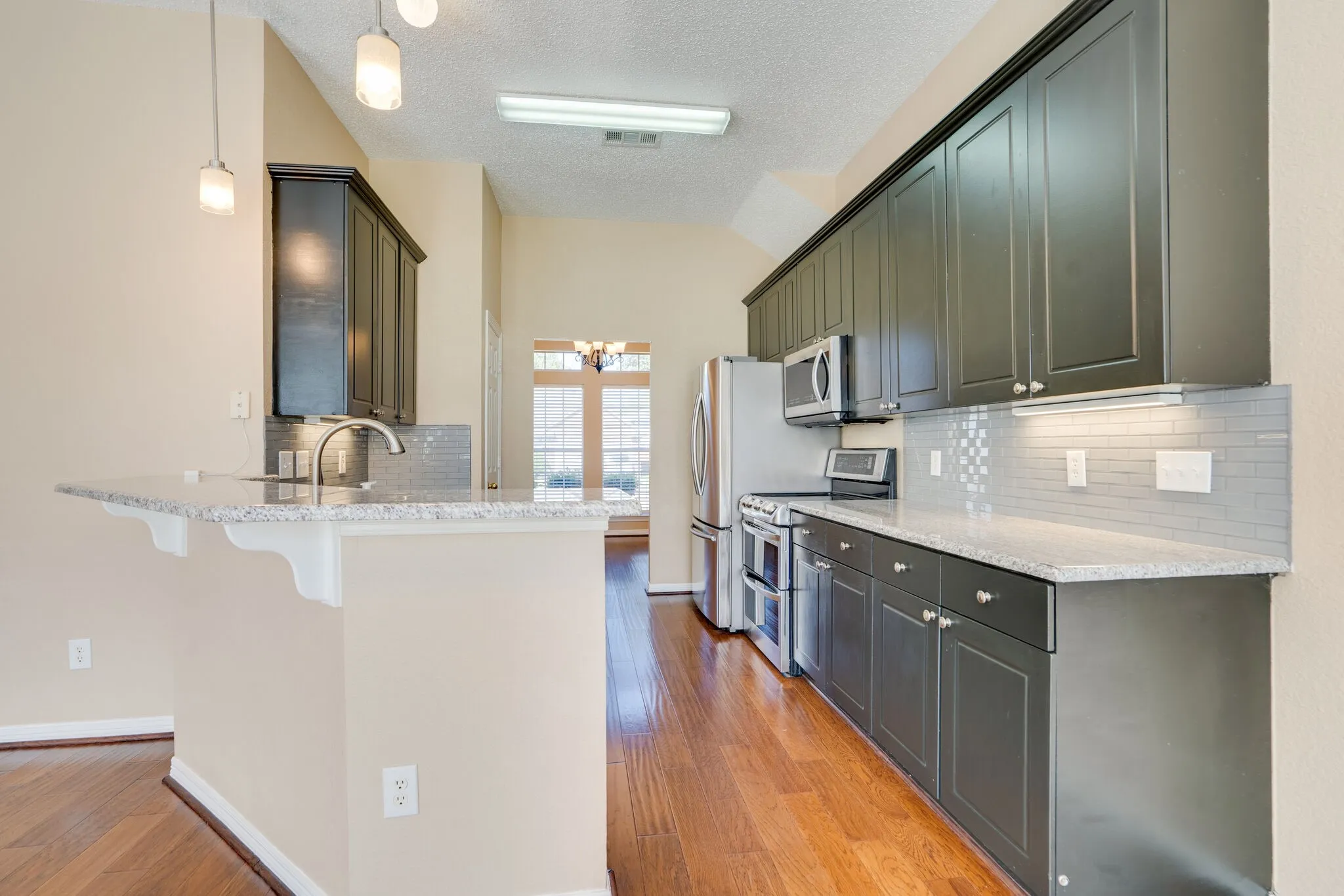 Single Family Residence For Rent in Collin County , 4036 Christopher Way, Plano, Texas 75024, 3 Bedroom, 3 Bathroom, 2 Garage spaces, 2,211 Sqft, built in 1996, mls#21386934, Real Estate Agent in Plano, Homes For Rent in Collin county, Homes For Rent in Plano, Realtor in Plano Texas, Real Estate Brokerage Independent Realty Texas, Luminita Cordes Realtor