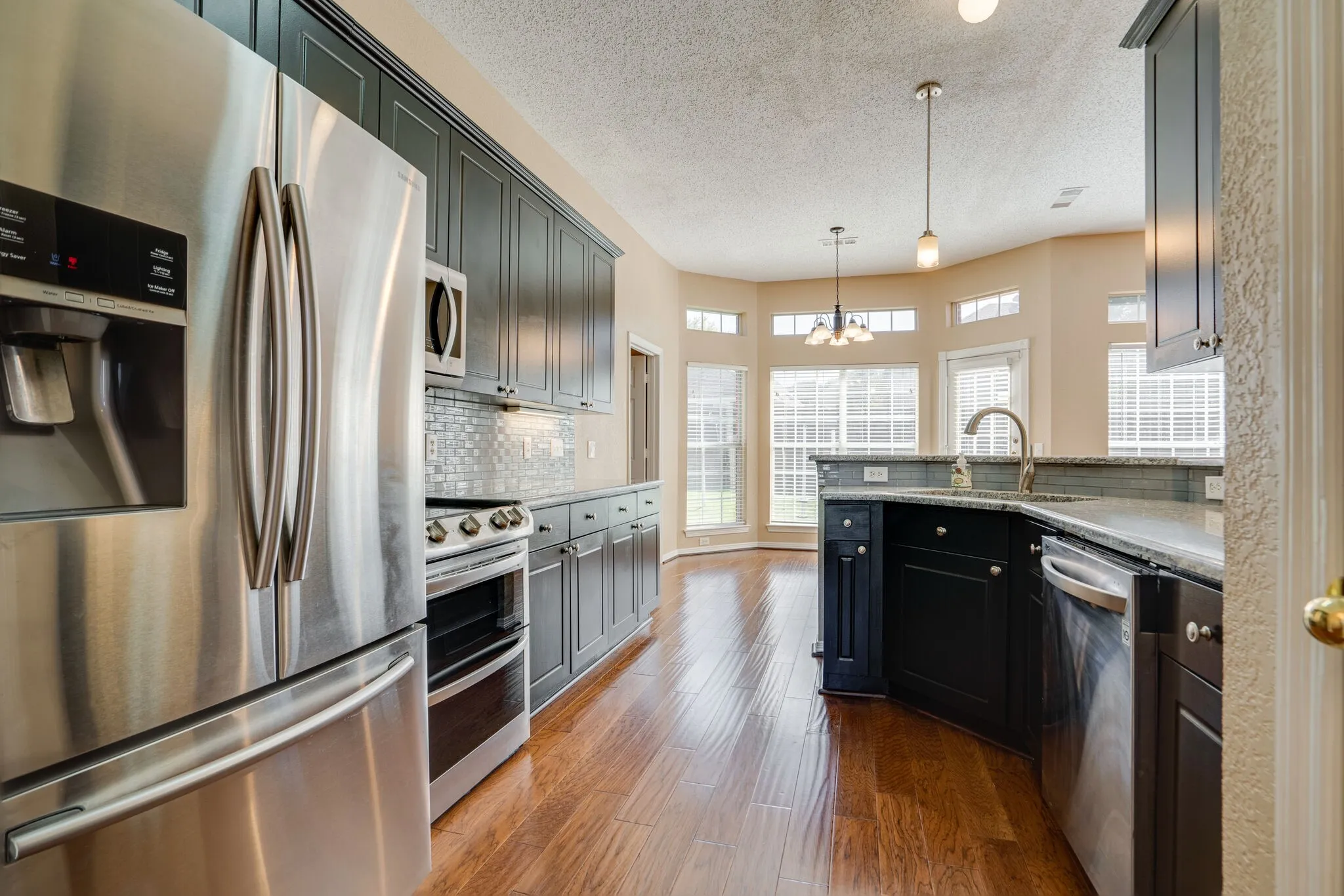 Single Family Residence For Rent in Collin County , 4036 Christopher Way, Plano, Texas 75024, 3 Bedroom, 3 Bathroom, 2 Garage spaces, 2,211 Sqft, built in 1996, mls#21386934, Real Estate Agent in Plano, Homes For Rent in Collin county, Homes For Rent in Plano, Realtor in Plano Texas, Real Estate Brokerage Independent Realty Texas, Luminita Cordes Realtor