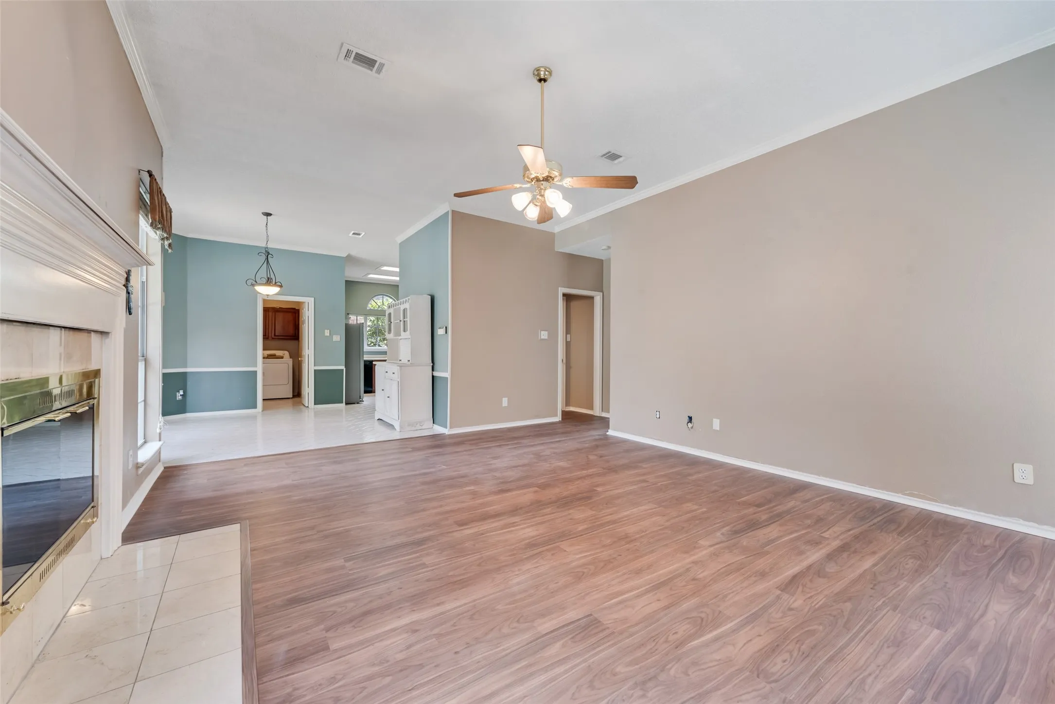 Single Family Residence For Rent in Collin County , 1909 Smith Drive, Plano, Texas 75023, 4 Bedroom, 3 Bathroom, 2 Garage spaces, 2,499 Sqft, built in 1991, mls#21386942, Real Estate Agent in Plano, Homes For Rent in Collin county, Homes For Rent in Plano, Realtor in Plano Texas, Real Estate Brokerage Independent Realty Texas, Luminita Cordes Realtor