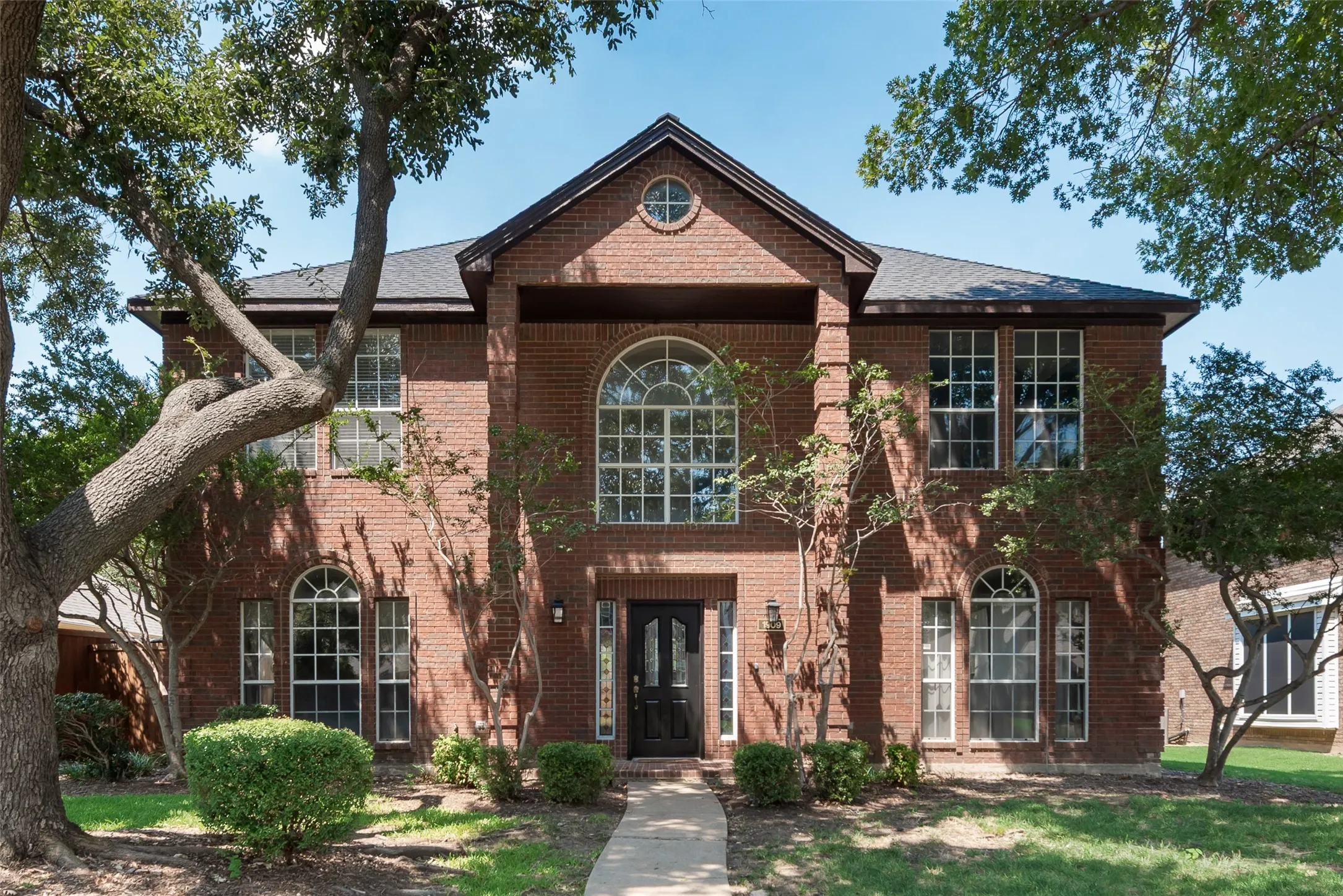 Single Family Residence For Rent in Collin County , 1909 Smith Drive, Plano, Texas 75023, 4 Bedroom, 3 Bathroom, 2 Garage spaces, 2,499 Sqft, built in 1991, mls#21386942, Real Estate Agent in Plano, Homes For Rent in Collin county, Homes For Rent in Plano, Realtor in Plano Texas, Real Estate Brokerage Independent Realty Texas, Luminita Cordes Realtor