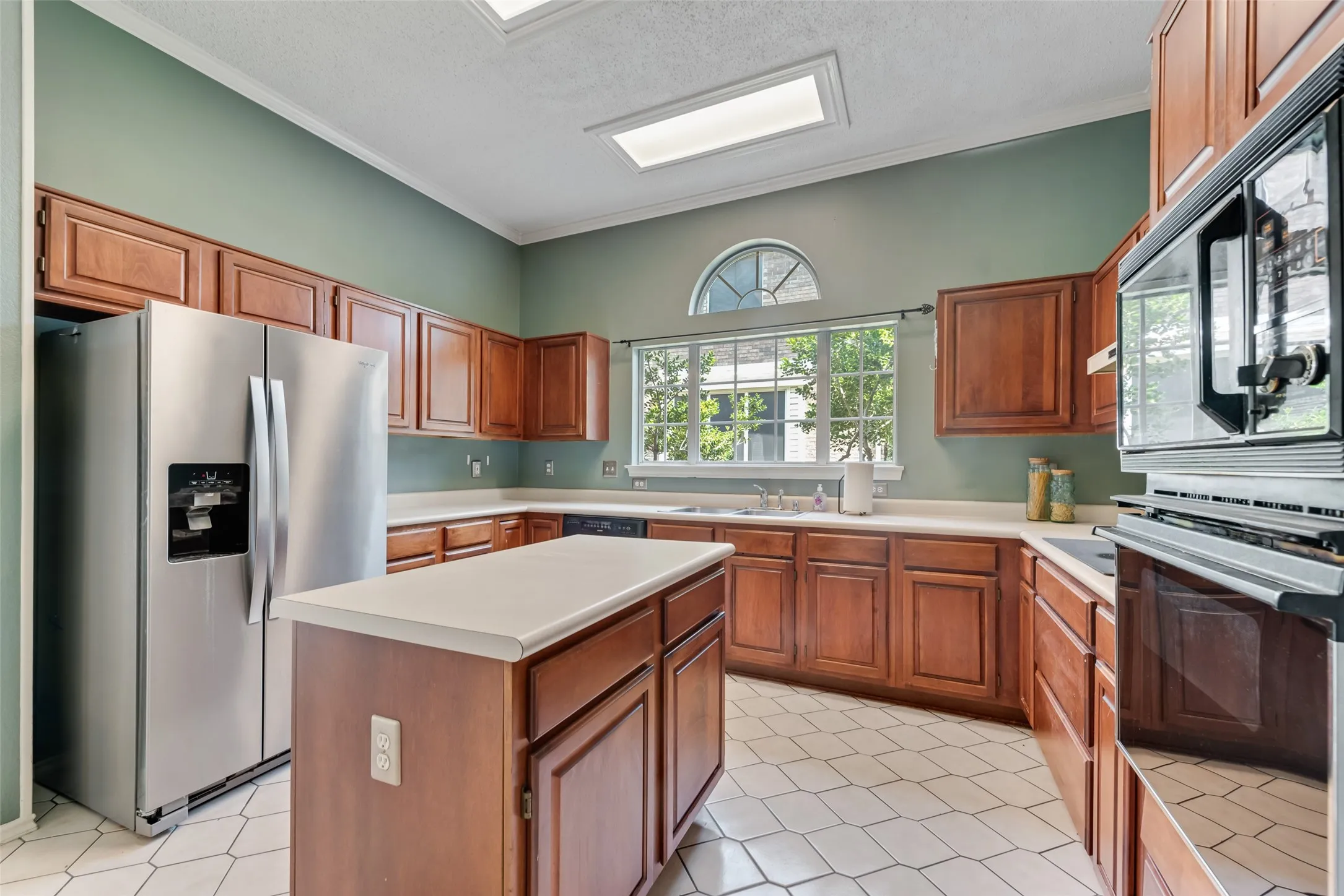 Single Family Residence For Rent in Collin County , 1909 Smith Drive, Plano, Texas 75023, 4 Bedroom, 3 Bathroom, 2 Garage spaces, 2,499 Sqft, built in 1991, mls#21386942, Real Estate Agent in Plano, Homes For Rent in Collin county, Homes For Rent in Plano, Realtor in Plano Texas, Real Estate Brokerage Independent Realty Texas, Luminita Cordes Realtor