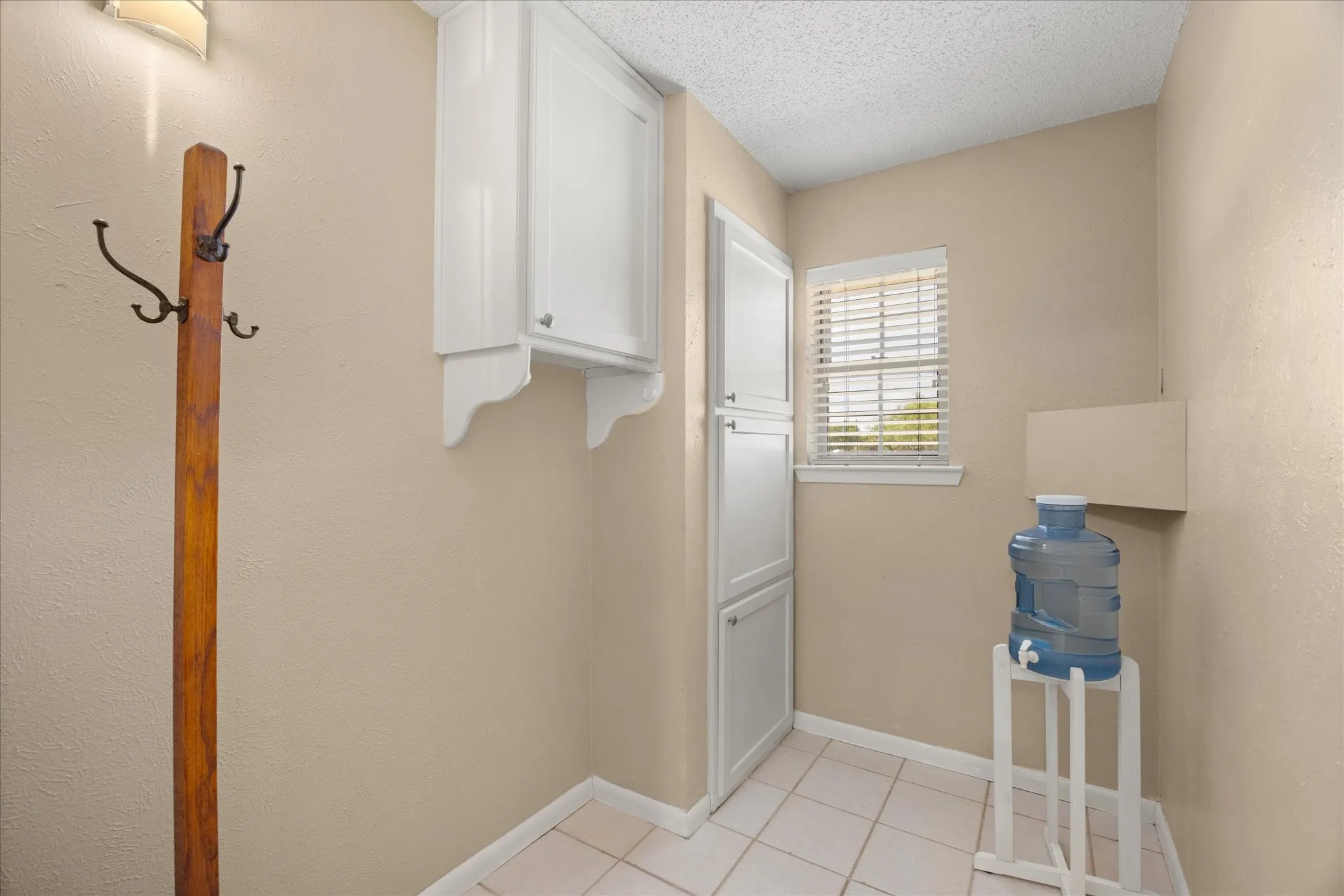 Single Family Residence For Sale in Hood County , 330 Reed Road, Granbury, Texas 76049, 4 Bedroom, 2 Bathroom, 2 Garage spaces, 2,148 Sqft, built in 1975, mls#21386850, Real Estate Agent in Granbury, Homes For Sale in Hood county, Homes For Sale in Granbury, Realtor in Granbury Texas, Real Estate Brokerage Independent Realty Texas, Luminita Cordes Realtor