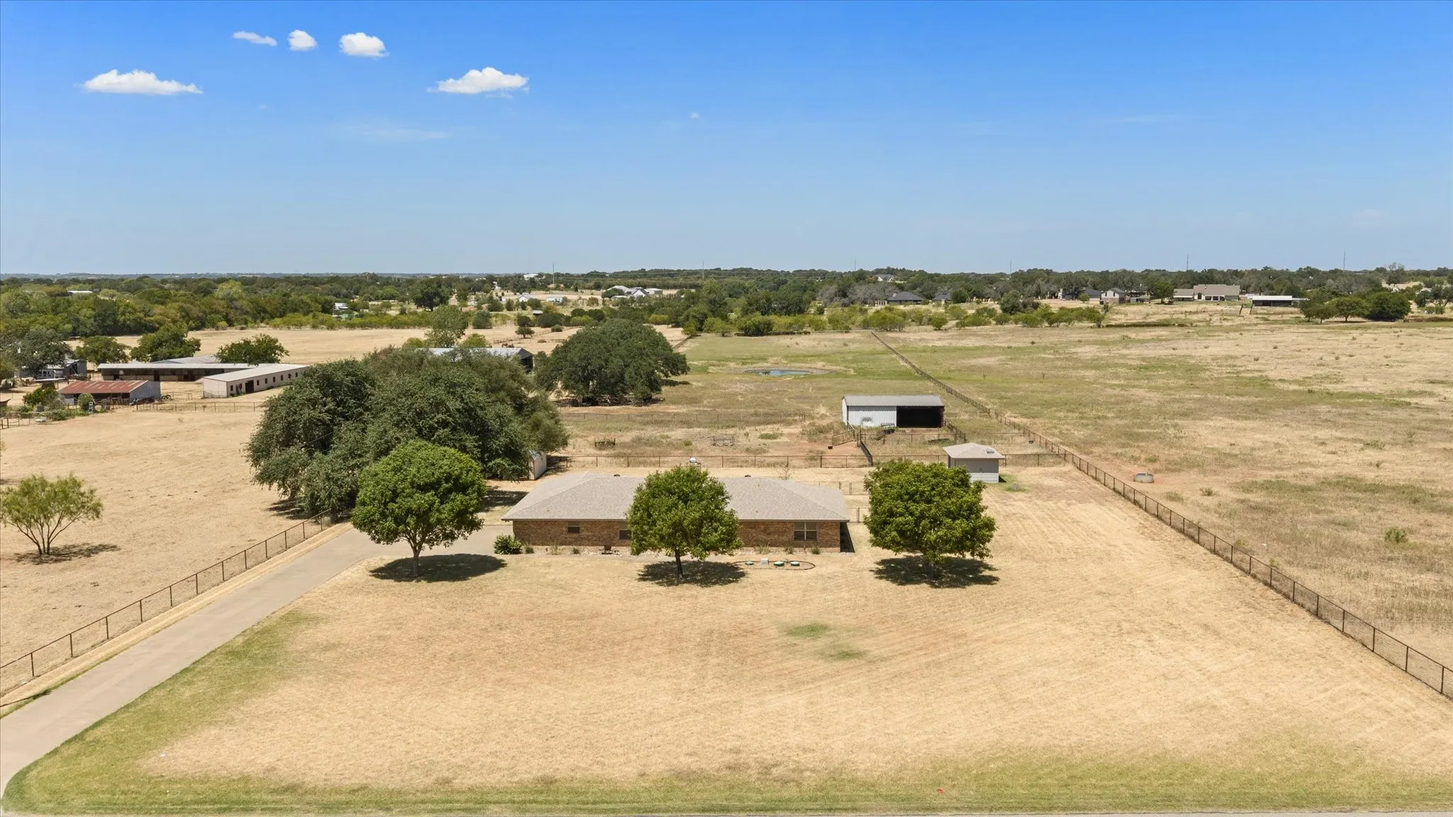 Single Family Residence For Sale in Hood County , 330 Reed Road, Granbury, Texas 76049, 4 Bedroom, 2 Bathroom, 2 Garage spaces, 2,148 Sqft, built in 1975, mls#21386850, Real Estate Agent in Granbury, Homes For Sale in Hood county, Homes For Sale in Granbury, Realtor in Granbury Texas, Real Estate Brokerage Independent Realty Texas, Luminita Cordes Realtor
