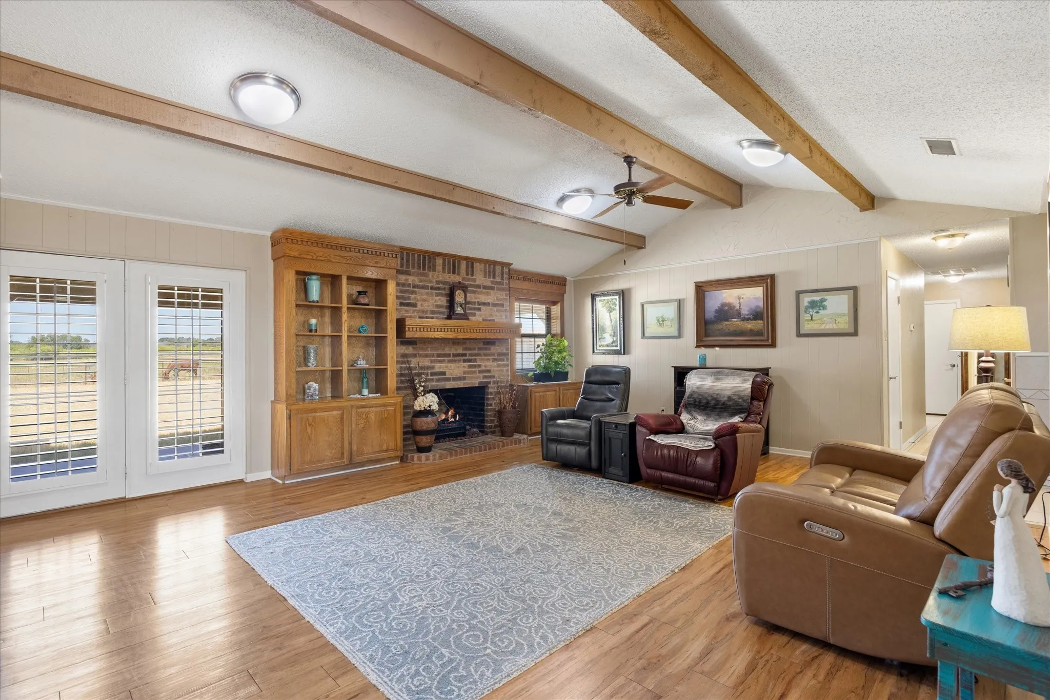Single Family Residence For Sale in Hood County , 330 Reed Road, Granbury, Texas 76049, 4 Bedroom, 2 Bathroom, 2 Garage spaces, 2,148 Sqft, built in 1975, mls#21386850, Real Estate Agent in Granbury, Homes For Sale in Hood county, Homes For Sale in Granbury, Realtor in Granbury Texas, Real Estate Brokerage Independent Realty Texas, Luminita Cordes Realtor