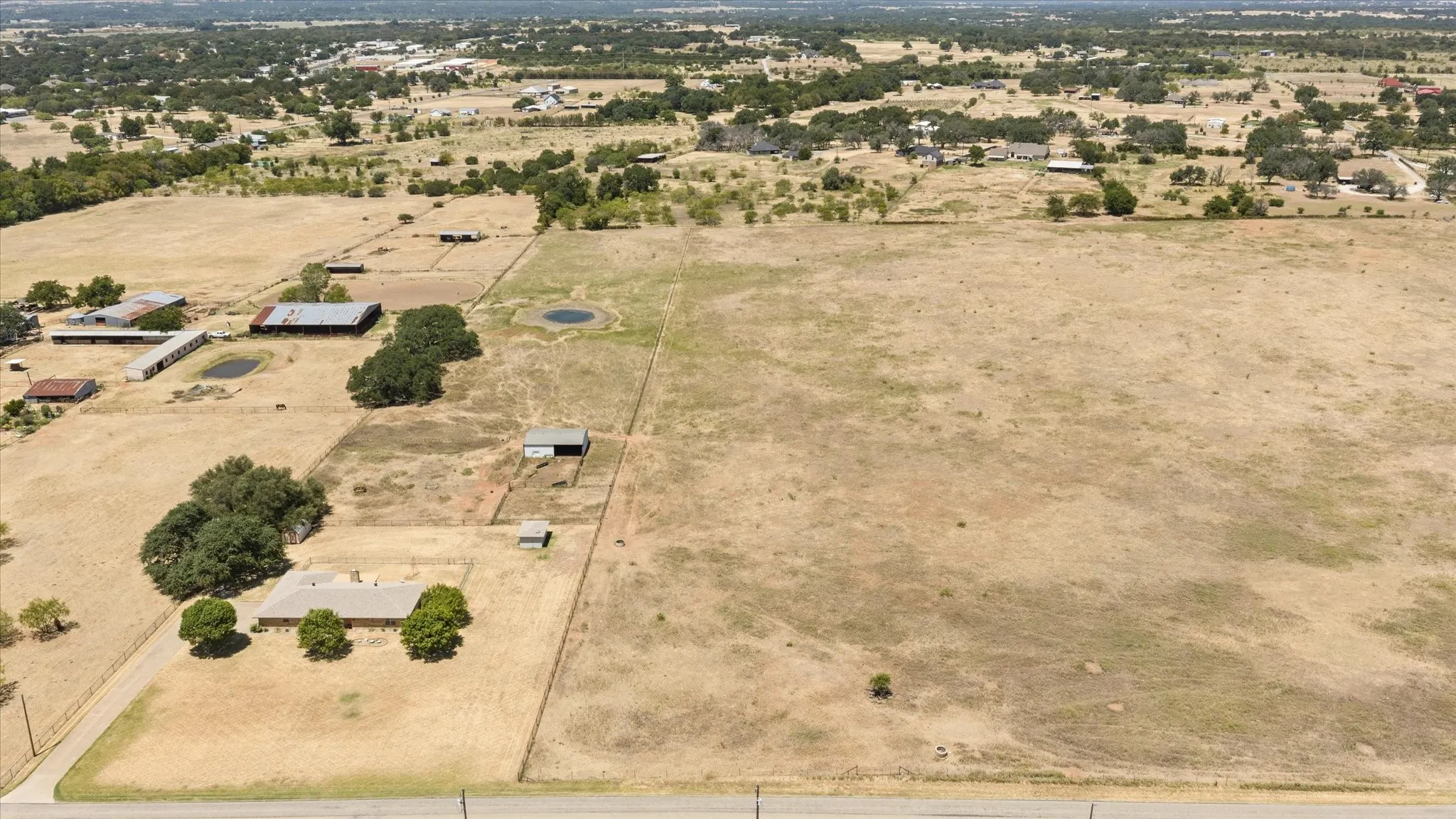 Single Family Residence For Sale in Hood County , 330 Reed Road, Granbury, Texas 76049, 4 Bedroom, 2 Bathroom, 2 Garage spaces, 2,148 Sqft, built in 1975, mls#21386850, Real Estate Agent in Granbury, Homes For Sale in Hood county, Homes For Sale in Granbury, Realtor in Granbury Texas, Real Estate Brokerage Independent Realty Texas, Luminita Cordes Realtor