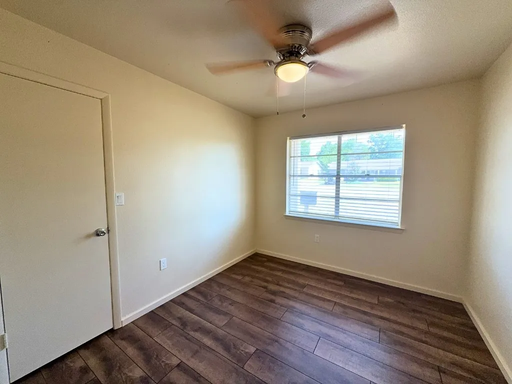 Single Family Residence For Rent in Tarrant County , 615 Crane Drive, Euless, Texas 76039, 3 Bedroom, 1 Bathroom, 1 Garage spaces, 1,102 Sqft, built in 1963, mls#21386941, Real Estate Agent in Euless, Homes For Rent in Tarrant county, Homes For Rent in Euless, Realtor in Euless Texas, Real Estate Brokerage Independent Realty Texas, Luminita Cordes Realtor