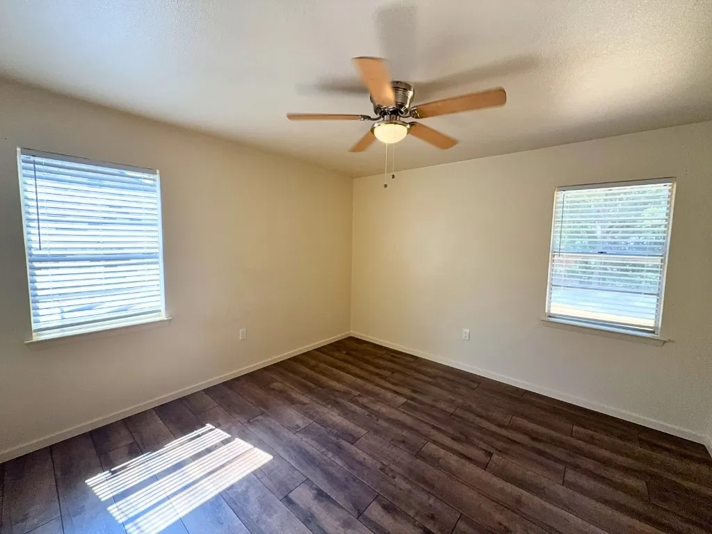 Single Family Residence For Rent in Tarrant County , 615 Crane Drive, Euless, Texas 76039, 3 Bedroom, 1 Bathroom, 1 Garage spaces, 1,102 Sqft, built in 1963, mls#21386941, Real Estate Agent in Euless, Homes For Rent in Tarrant county, Homes For Rent in Euless, Realtor in Euless Texas, Real Estate Brokerage Independent Realty Texas, Luminita Cordes Realtor