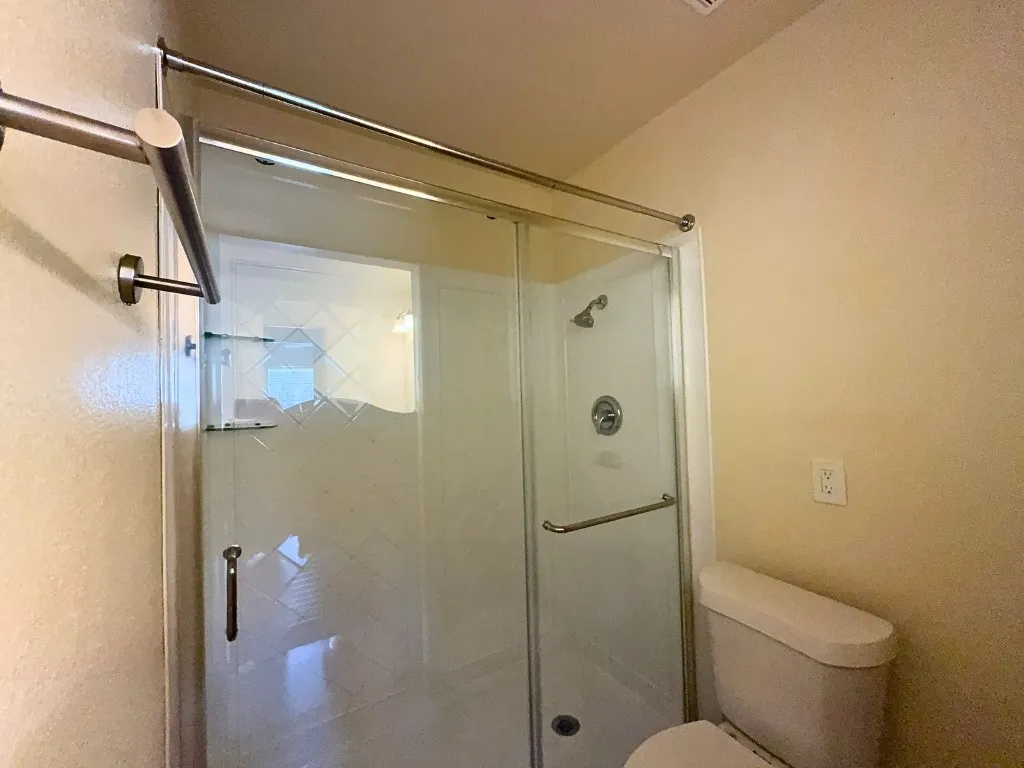 Single Family Residence For Rent in Tarrant County , 615 Crane Drive, Euless, Texas 76039, 3 Bedroom, 1 Bathroom, 1 Garage spaces, 1,102 Sqft, built in 1963, mls#21386941, Real Estate Agent in Euless, Homes For Rent in Tarrant county, Homes For Rent in Euless, Realtor in Euless Texas, Real Estate Brokerage Independent Realty Texas, Luminita Cordes Realtor
