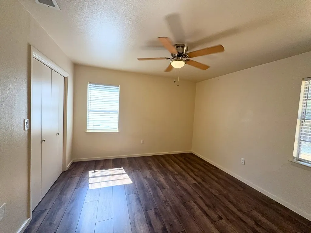Single Family Residence For Rent in Tarrant County , 615 Crane Drive, Euless, Texas 76039, 3 Bedroom, 1 Bathroom, 1 Garage spaces, 1,102 Sqft, built in 1963, mls#21386941, Real Estate Agent in Euless, Homes For Rent in Tarrant county, Homes For Rent in Euless, Realtor in Euless Texas, Real Estate Brokerage Independent Realty Texas, Luminita Cordes Realtor