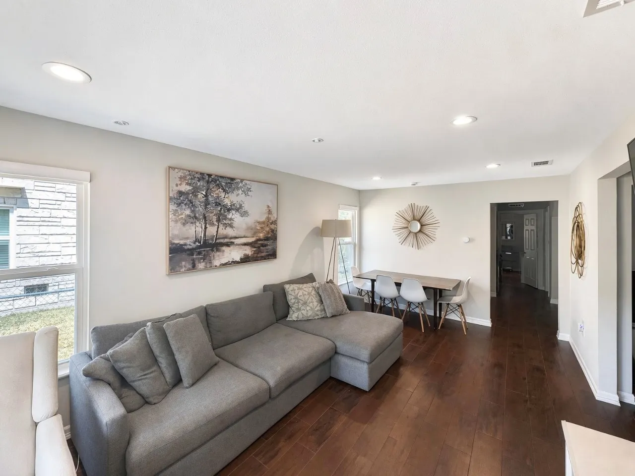 Single Family Residence For Rent in Dallas County , 1931 Berkley Avenue, Dallas, Texas 75224, 2 Bedroom, 2 Bathroom, 1 Garage spaces, 1,032 Sqft, built in 1953, mls#21386947, Real Estate Agent in Dallas, Homes For Rent in Dallas county, Homes For Rent in Dallas, Realtor in Dallas Texas, Real Estate Brokerage Independent Realty Texas, Luminita Cordes Realtor