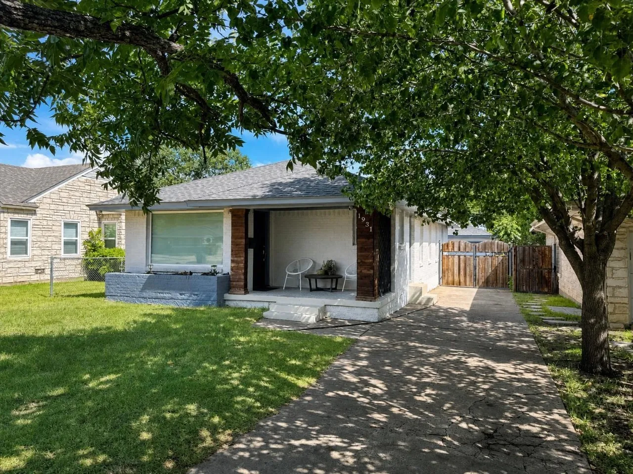 Single Family Residence For Rent in Dallas County , 1931 Berkley Avenue, Dallas, Texas 75224, 2 Bedroom, 2 Bathroom, 1 Garage spaces, 1,032 Sqft, built in 1953, mls#21386947, Real Estate Agent in Dallas, Homes For Rent in Dallas county, Homes For Rent in Dallas, Realtor in Dallas Texas, Real Estate Brokerage Independent Realty Texas, Luminita Cordes Realtor