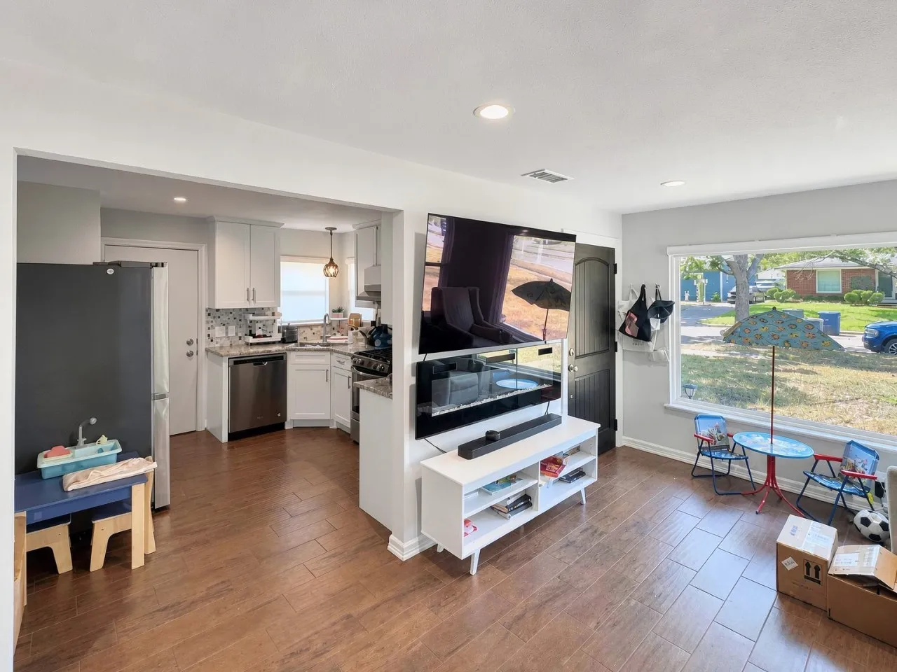 Single Family Residence For Rent in Dallas County , 1931 Berkley Avenue, Dallas, Texas 75224, 2 Bedroom, 2 Bathroom, 1 Garage spaces, 1,032 Sqft, built in 1953, mls#21386947, Real Estate Agent in Dallas, Homes For Rent in Dallas county, Homes For Rent in Dallas, Realtor in Dallas Texas, Real Estate Brokerage Independent Realty Texas, Luminita Cordes Realtor