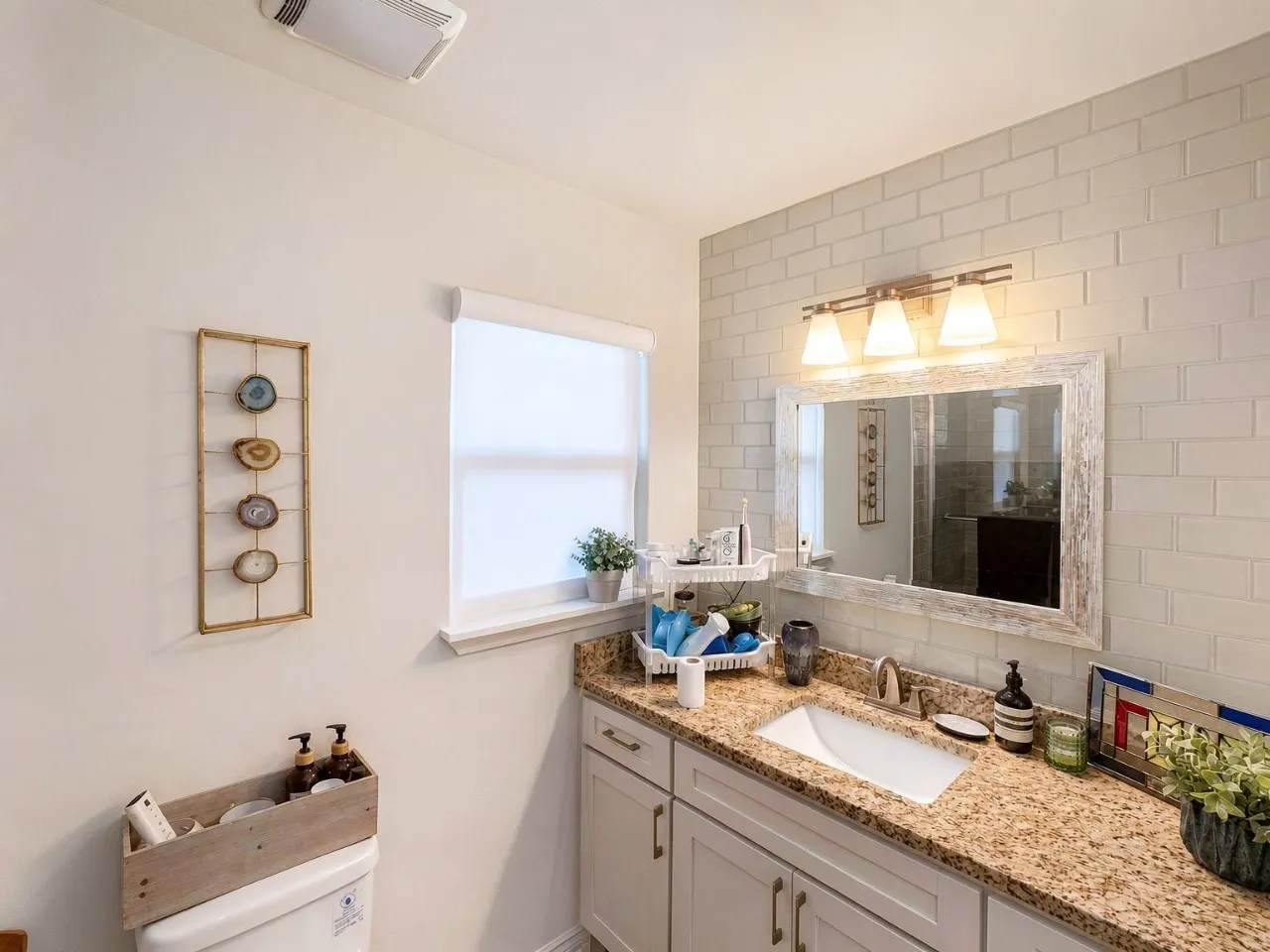 Single Family Residence For Rent in Dallas County , 1931 Berkley Avenue, Dallas, Texas 75224, 2 Bedroom, 2 Bathroom, 1 Garage spaces, 1,032 Sqft, built in 1953, mls#21386947, Real Estate Agent in Dallas, Homes For Rent in Dallas county, Homes For Rent in Dallas, Realtor in Dallas Texas, Real Estate Brokerage Independent Realty Texas, Luminita Cordes Realtor