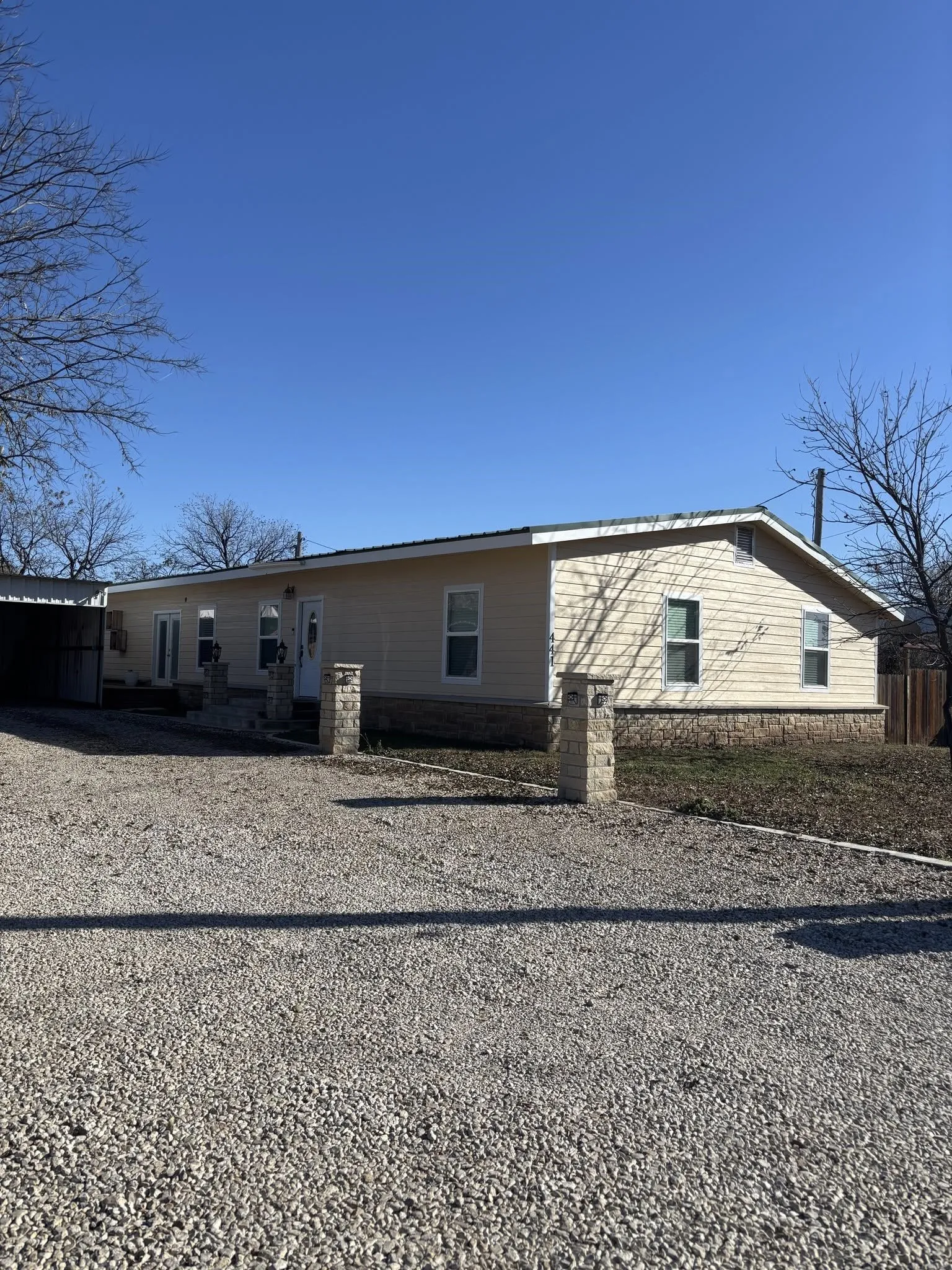 Single Family Residence For Sale in Shackelford County , 441 Glesk, Albany, Texas 76430, 3 Bedroom, 2 Bathroom, Garage spaces, 2,625 Sqft, built in 2015, mls#21386434, Real Estate Agent in Albany, Homes For Sale in Shackelford county, Homes For Sale in Albany, Realtor in Albany Texas, Real Estate Brokerage Independent Realty Texas, Luminita Cordes Realtor