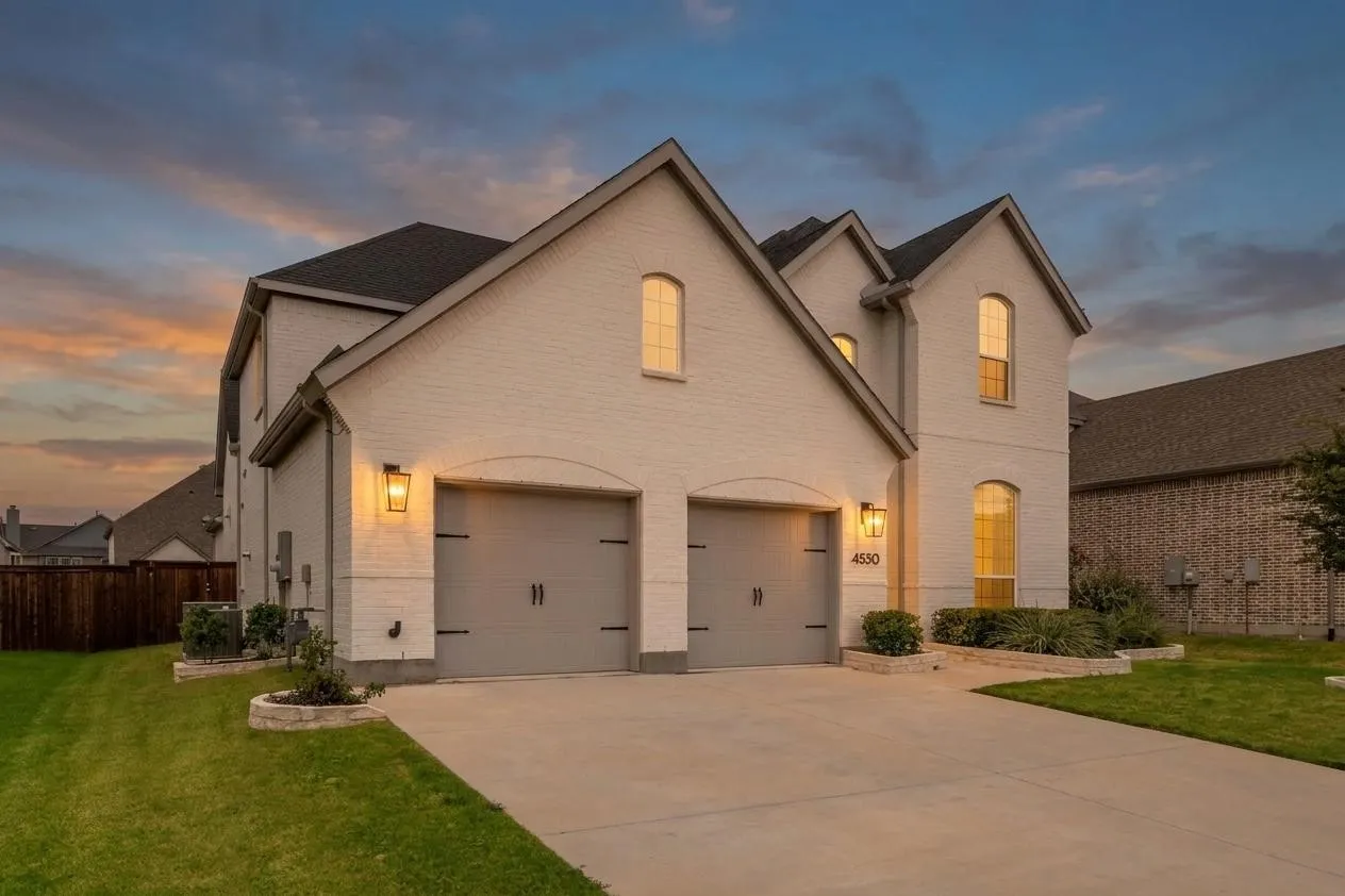 Single Family Residence For Rent in Denton County , 4550 Mayfield Drive, Prosper, Texas 75078, 4 Bedroom, 5 Bathroom, 3 Garage spaces, 3,703 Sqft, built in 2023, mls#21386951, Real Estate Agent in Prosper, Homes For Rent in Denton county, Homes For Rent in Prosper, Realtor in Prosper Texas, Real Estate Brokerage Independent Realty Texas, Luminita Cordes Realtor